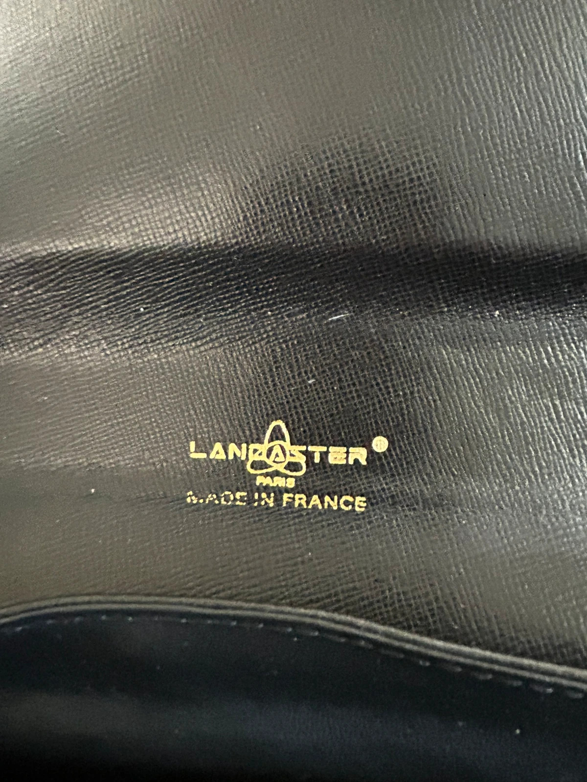 Lancaster femmes sac cuir noir vintage made in france bandouliere fermoir dore chic – Lancaster 5