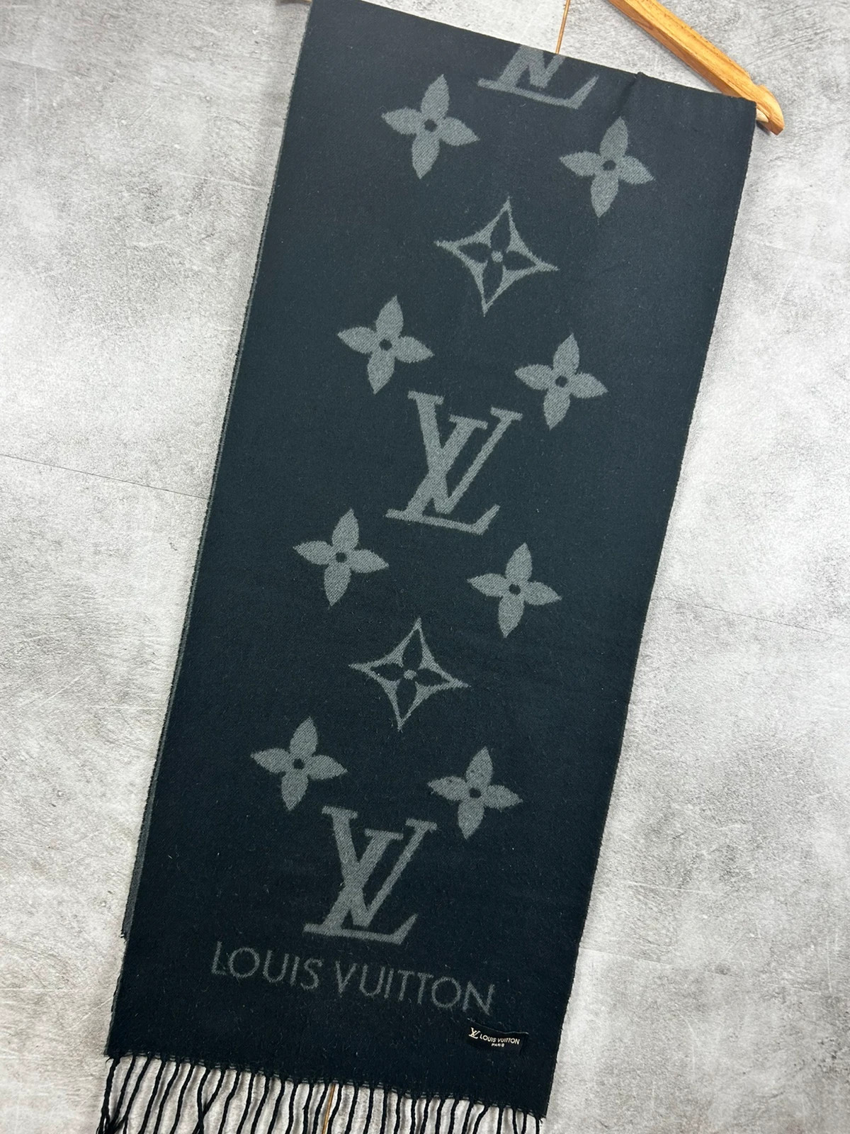 Louis Vuitton femme homme écharpe monogram cachemire noir gris luxe hiver oversize – Louis Vuitton 3