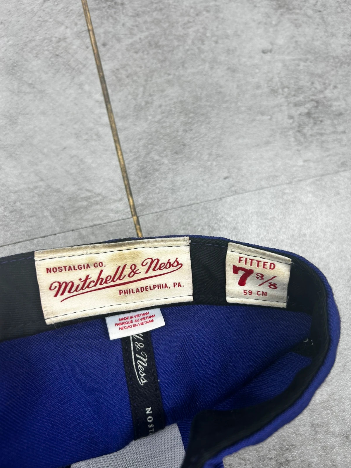 Mitchell & Ness homme casquette Charlotte Hornets NBA fitted 7 3/8 violet vintage – Mitchell & Ness – taille 59 4
