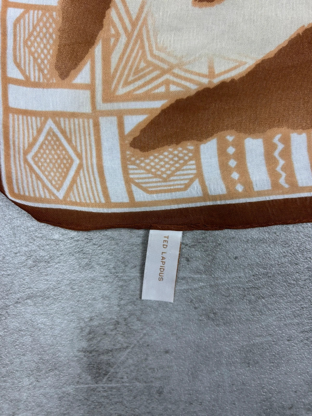 ted lapidus femme foulard carre 80x80 imprime zebra marron beige – Ted Lapidus 3