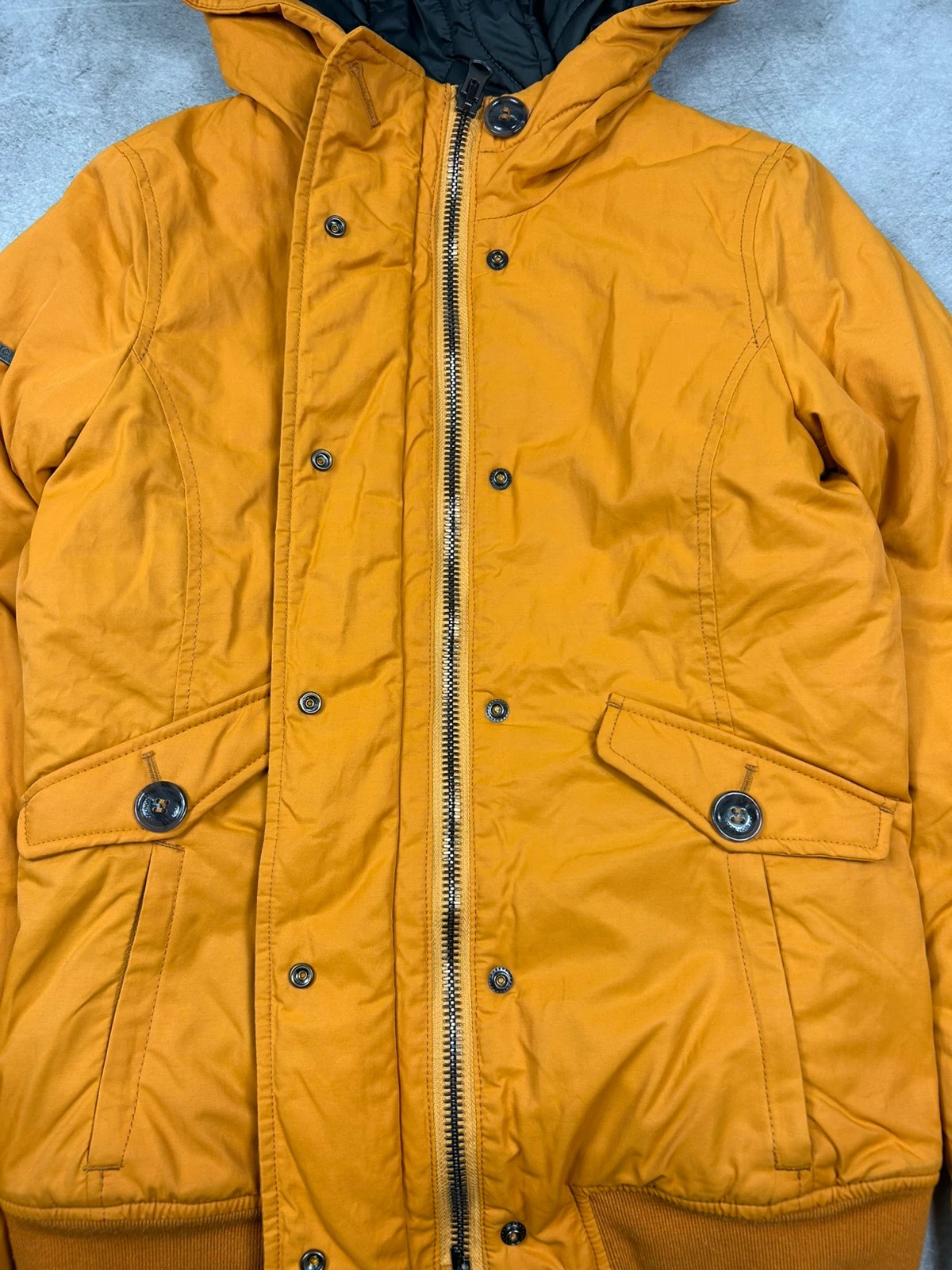 Woolrich femmes veste coupe vent imperméable ciré Polar Bomber XS Moutarde Rare éditions limitée – Woolrich – taille XS / 34 / 6 4