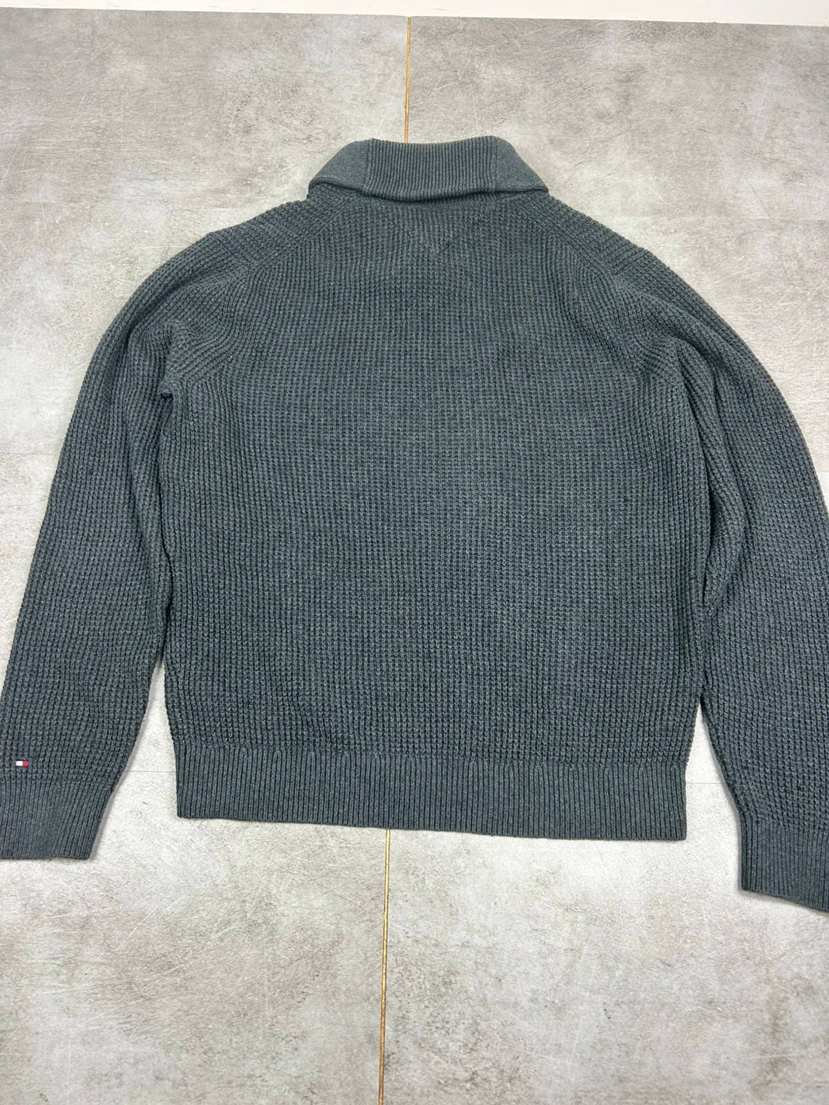 Tommy Hilfiger pull homme col châle gris M maille épaisse logo brodé – Tommy Hilfiger – taille M 3