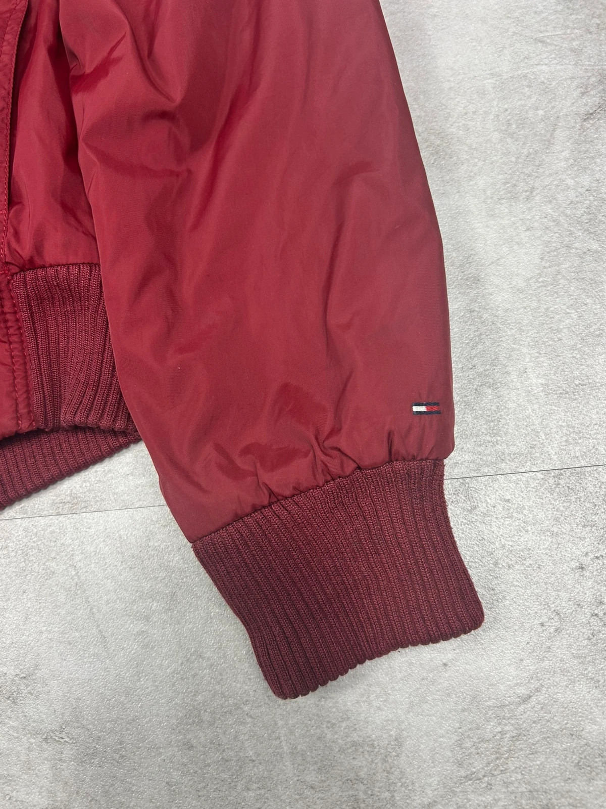 Tommy Hilfiger Denim blouson homme M bordeaux logo brodé New York City vintage – Tommy Hilfiger – taille M 4