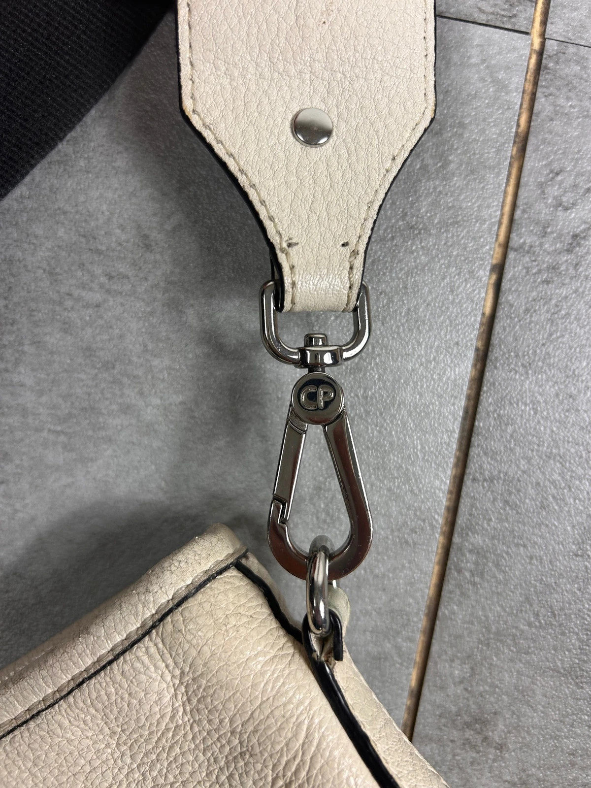 Claudie Pierlot femme sac bandoulière cuir vintage taille unique écru beige – Claudie Pierlot 3