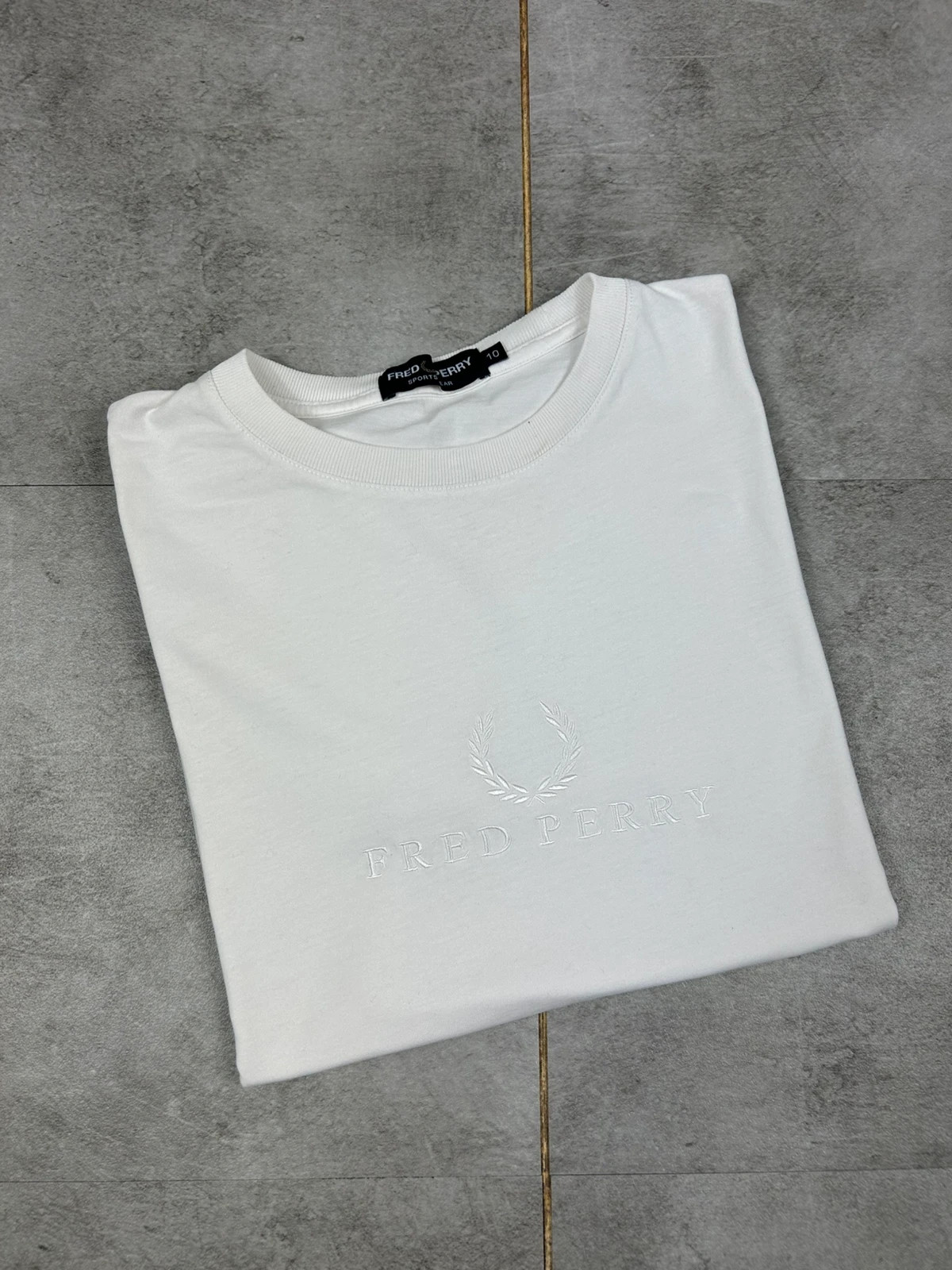 Fred Perry hommes t shirt taille 10/36/S sportswear logo brodé blanc vintage unisexe