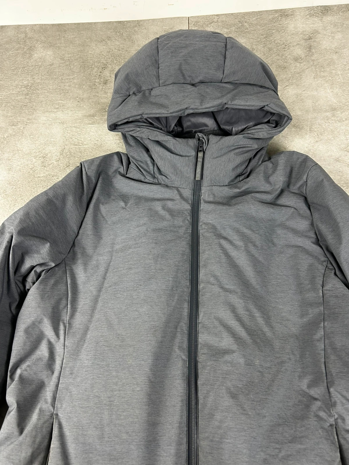 Uniqlo femmes doudoune sans couture XL gris capuche duvet longue minimaliste chaude légère – Uniqlo – taille XL / 42 / 14 3