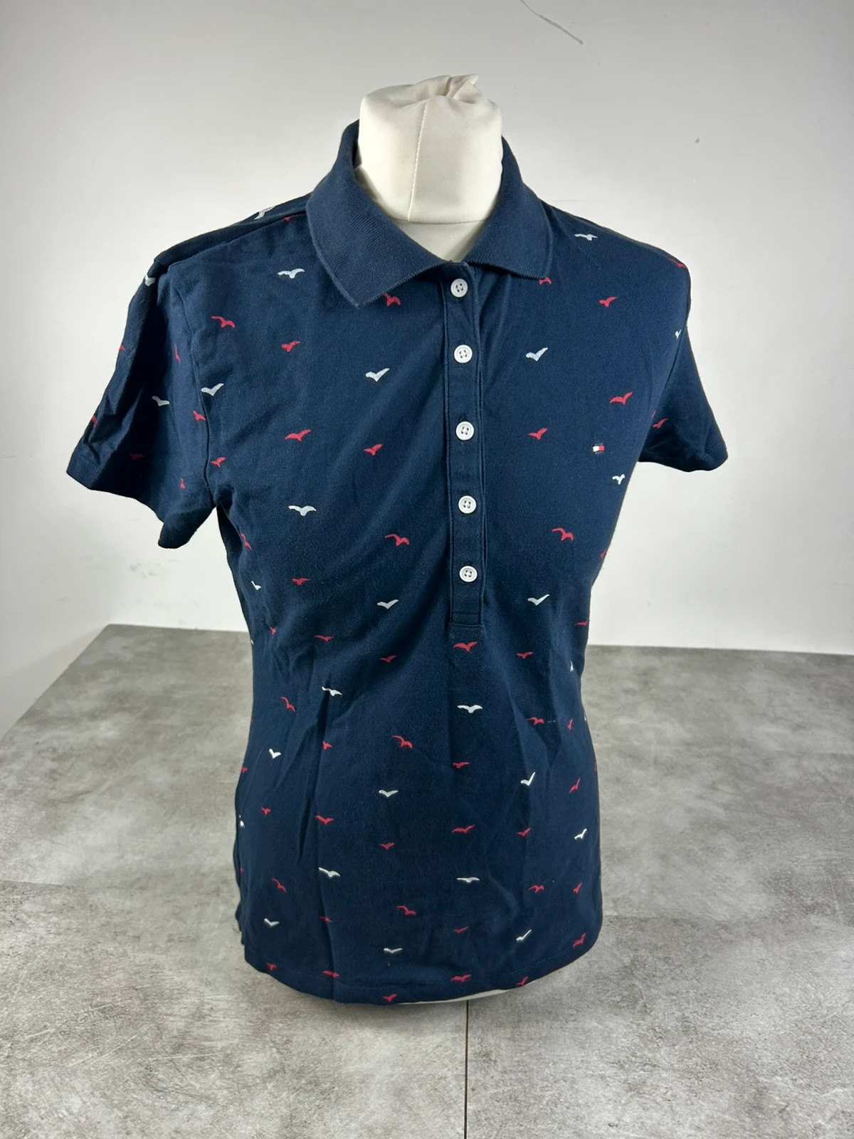Tommy Hilfiger femmes polo manches courtes taille M bleu marine imprimé oiseaux logo brodé – Tommy Hilfiger – taille M / 38 / 10