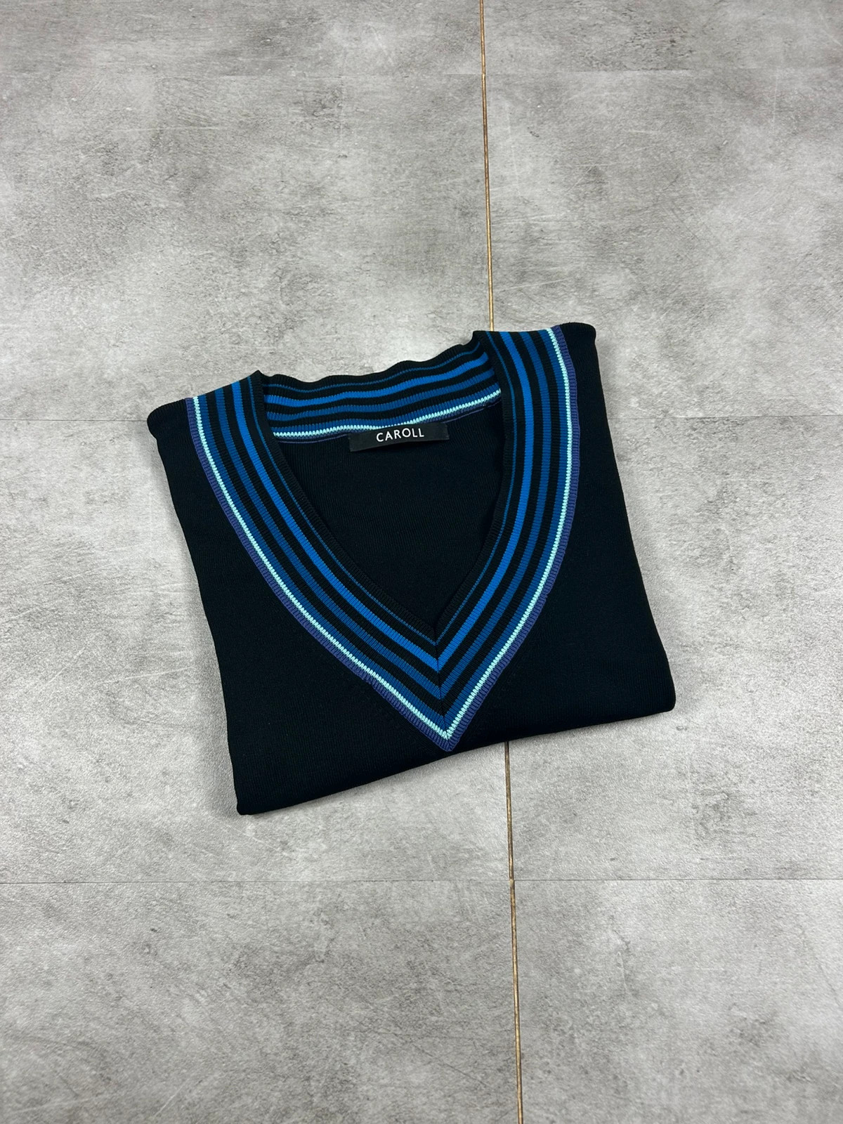 Pull fin Caroll noir col V rayures bleu violet femme manches 3/4 équiv M/L chic – Caroll – taille M / 38 / 10