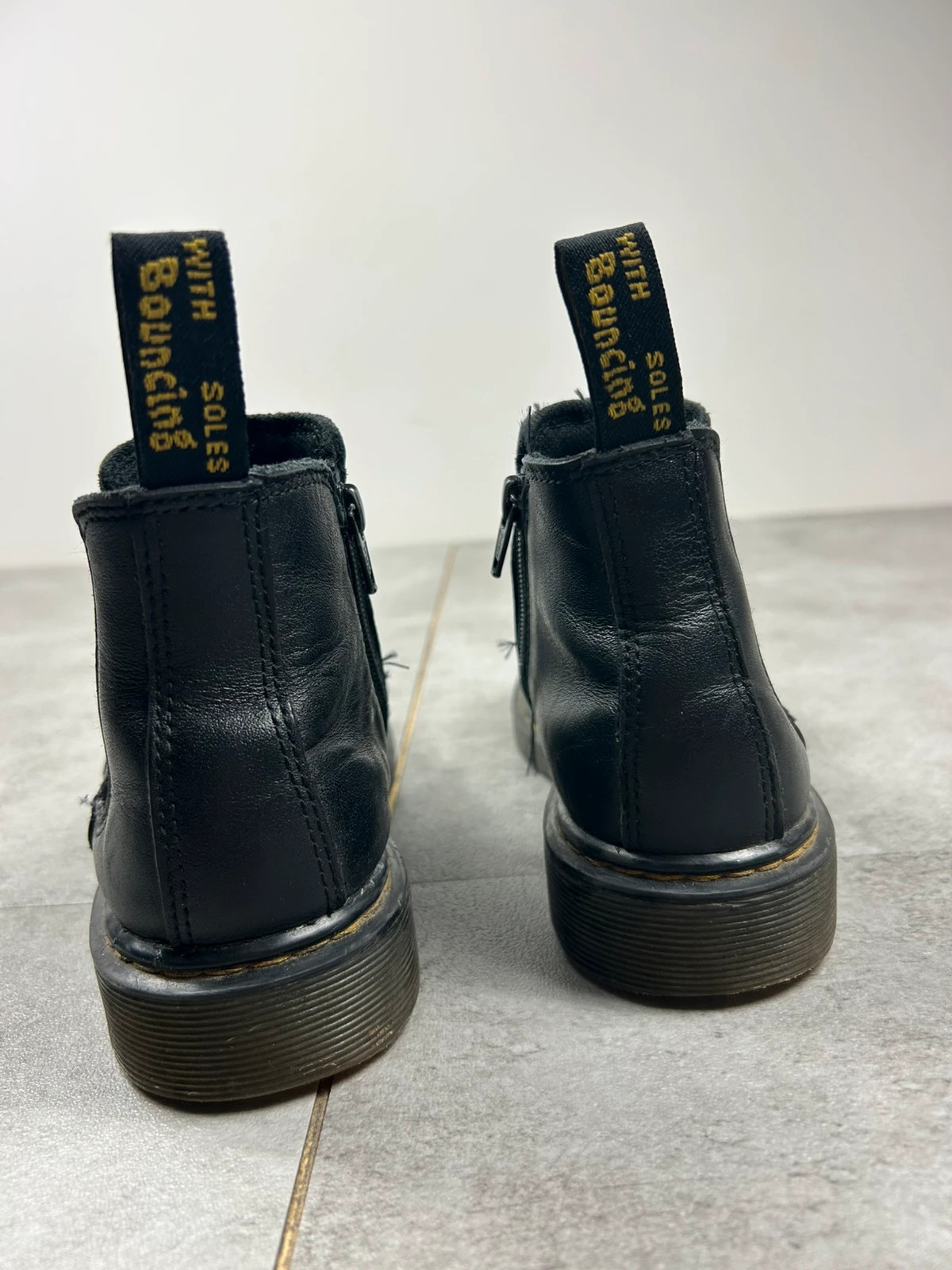 Dr. Martens Chelsea boots noires cuir femme / ado taille 34 (zippées) – Dr. Martens – taille 34 4
