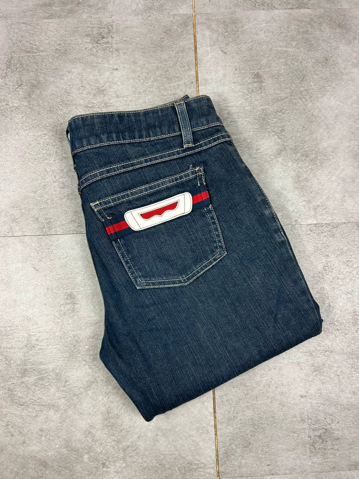 Gucci femmes jean coupe droite logo poche arrière taille 42