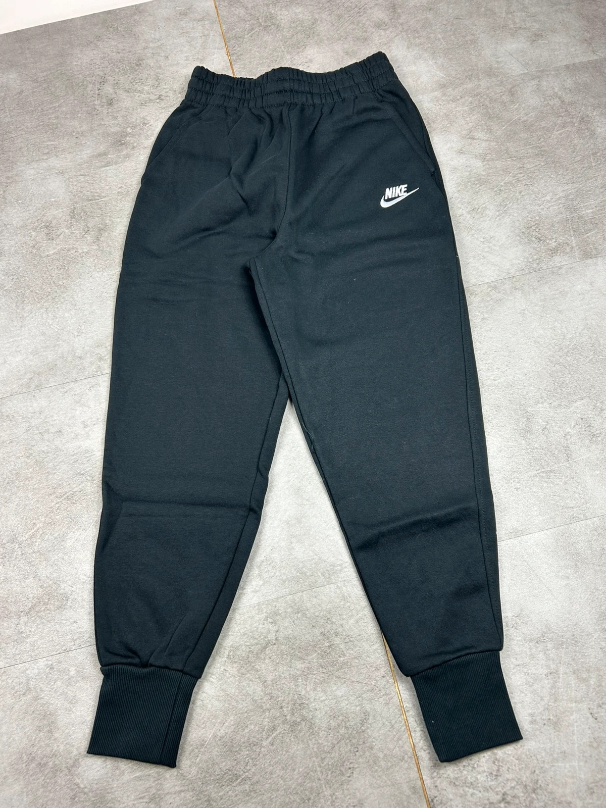 Nike Jogging enfants taille M noir logo brodé – Nike – taille M 2