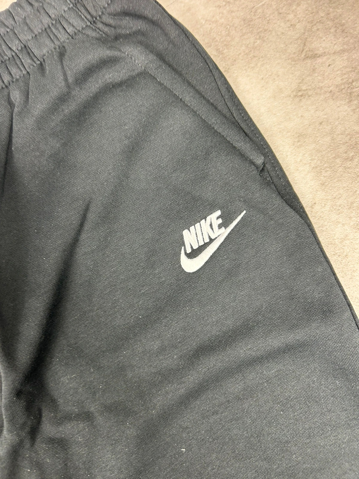 Nike Jogging enfants taille M noir logo brodé – Nike – taille M 4