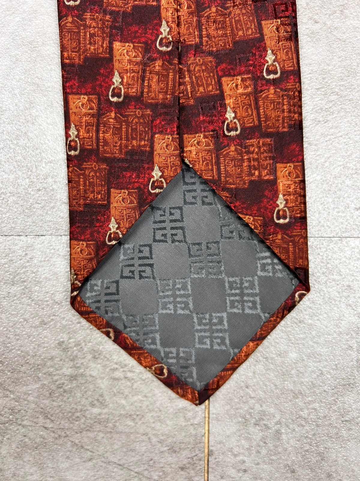 Givenchy homme cravate vintage soie largeur classique motifs géométriques rouge bordeaux – Givenchy 5