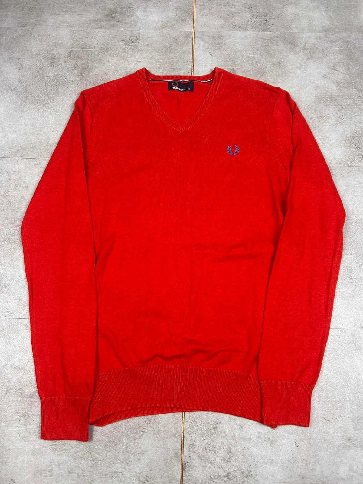 Fred Perry homme pull col V XS knit sweater coton logo laurier rouge – Fred Perry – taille XS 2