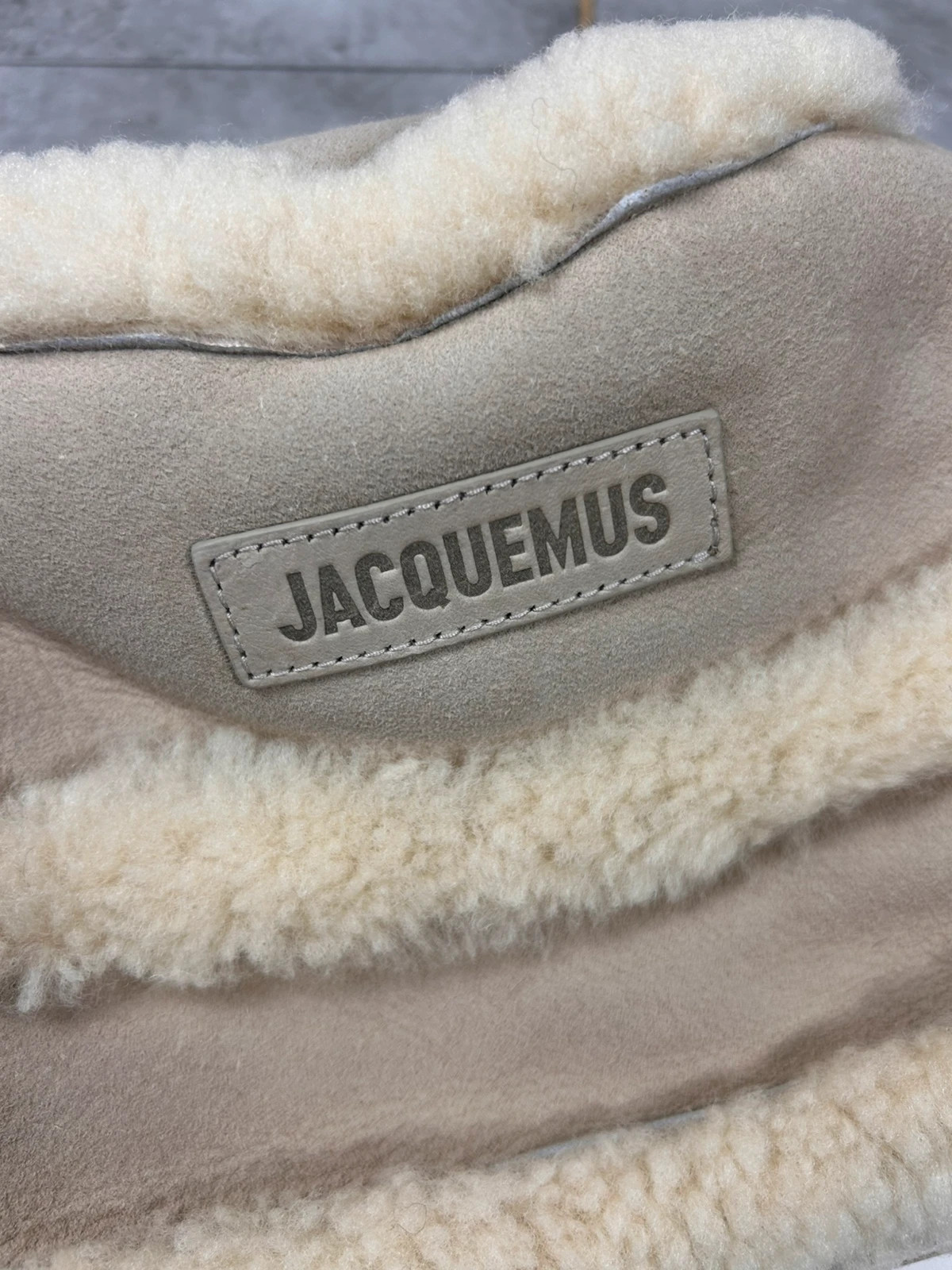 Jacquemus femme bob Le Bob Doux taille 58 mouton shearling beige ivoire – Jacquemus – taille 58 2