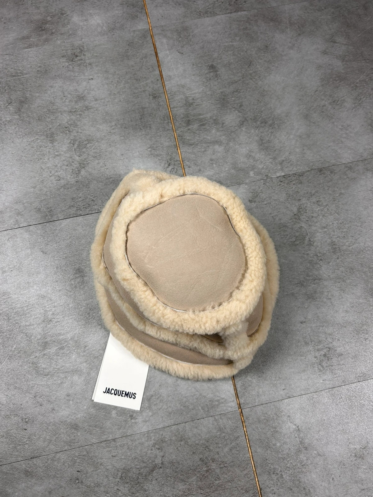 Jacquemus femme bob Le Bob Doux taille 58 mouton shearling beige ivoire – Jacquemus – taille 58 3