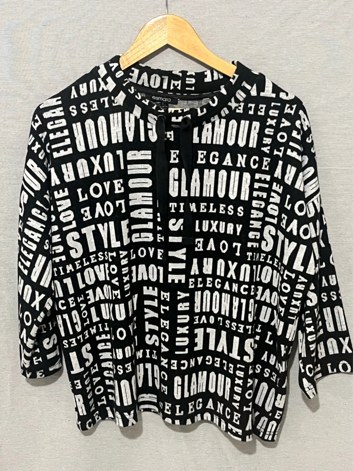Pull Esmara imprimé noir et blanc taille 46/48 lot50