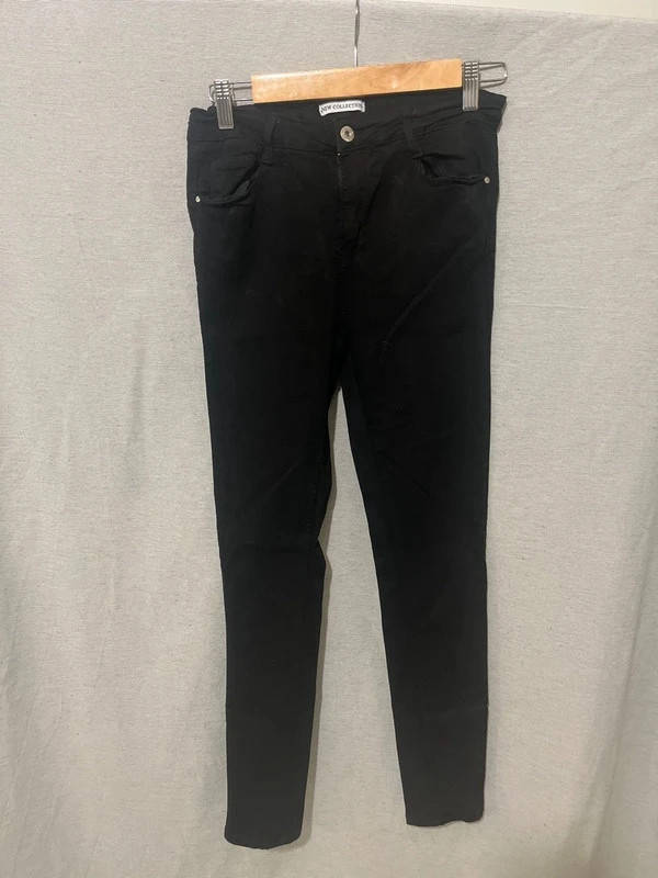 Jean droit noir New Collection taille S lot02 – New Collection – taille S / 36 / 8 2