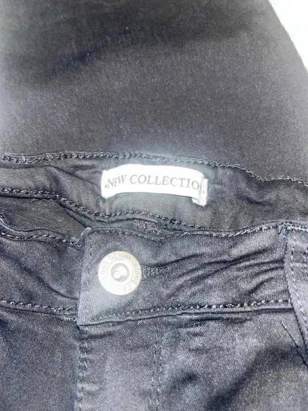 Jean droit noir New Collection taille S lot02 – New Collection – taille S / 36 / 8 3