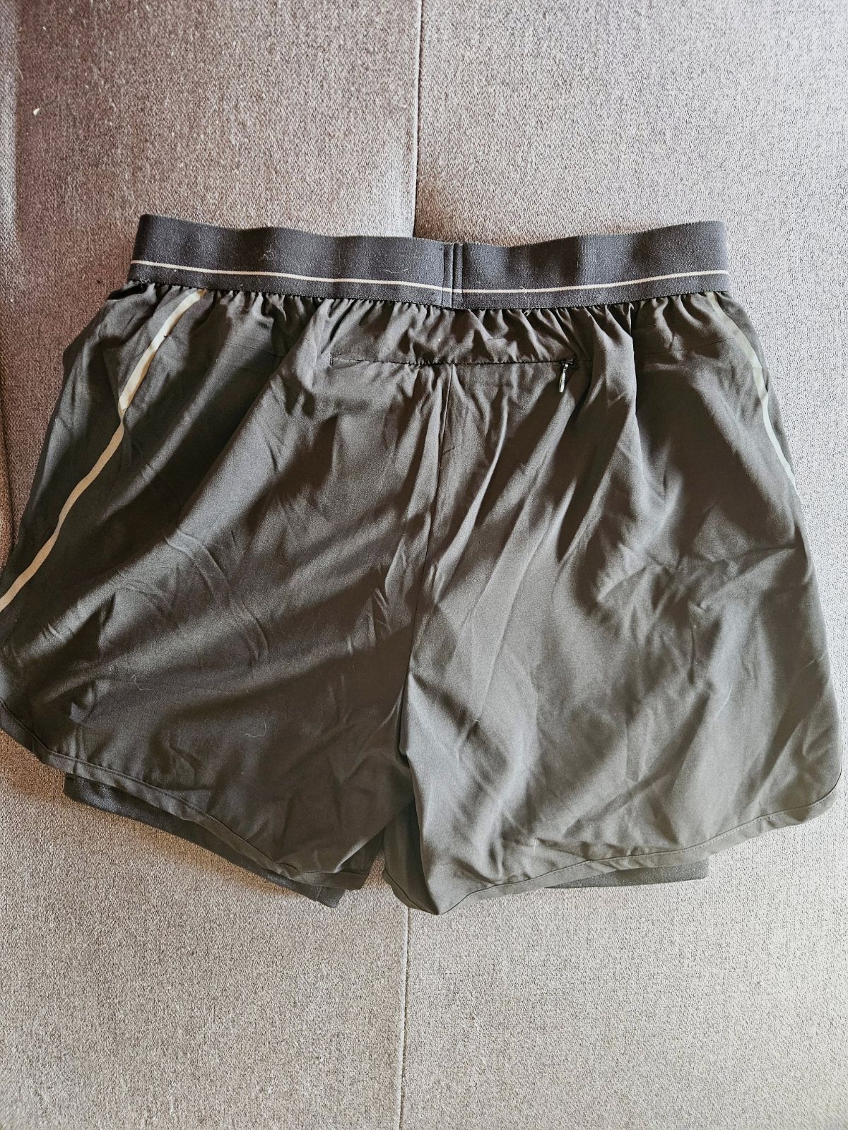 Short sport neuf – Énergétique – taille M 2