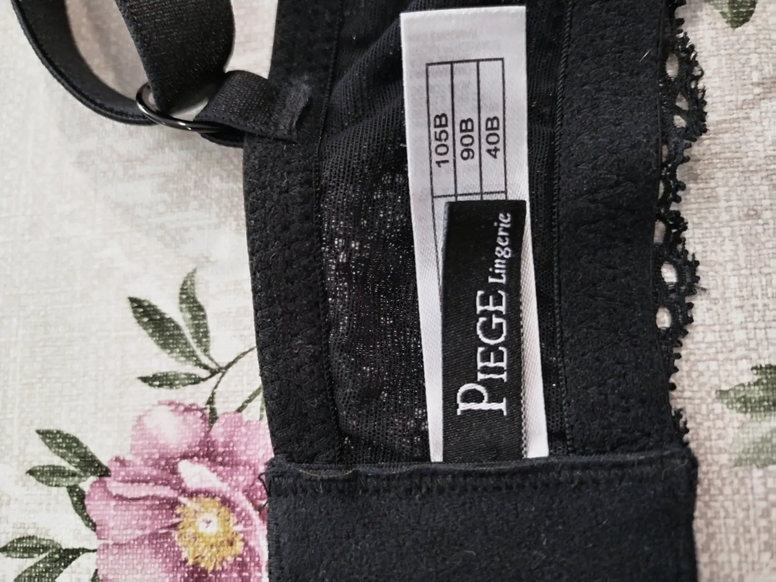 Beau soutien gorge raffiné de marque piège lingerie fine, 105 B.  – Piège – taille XL 6