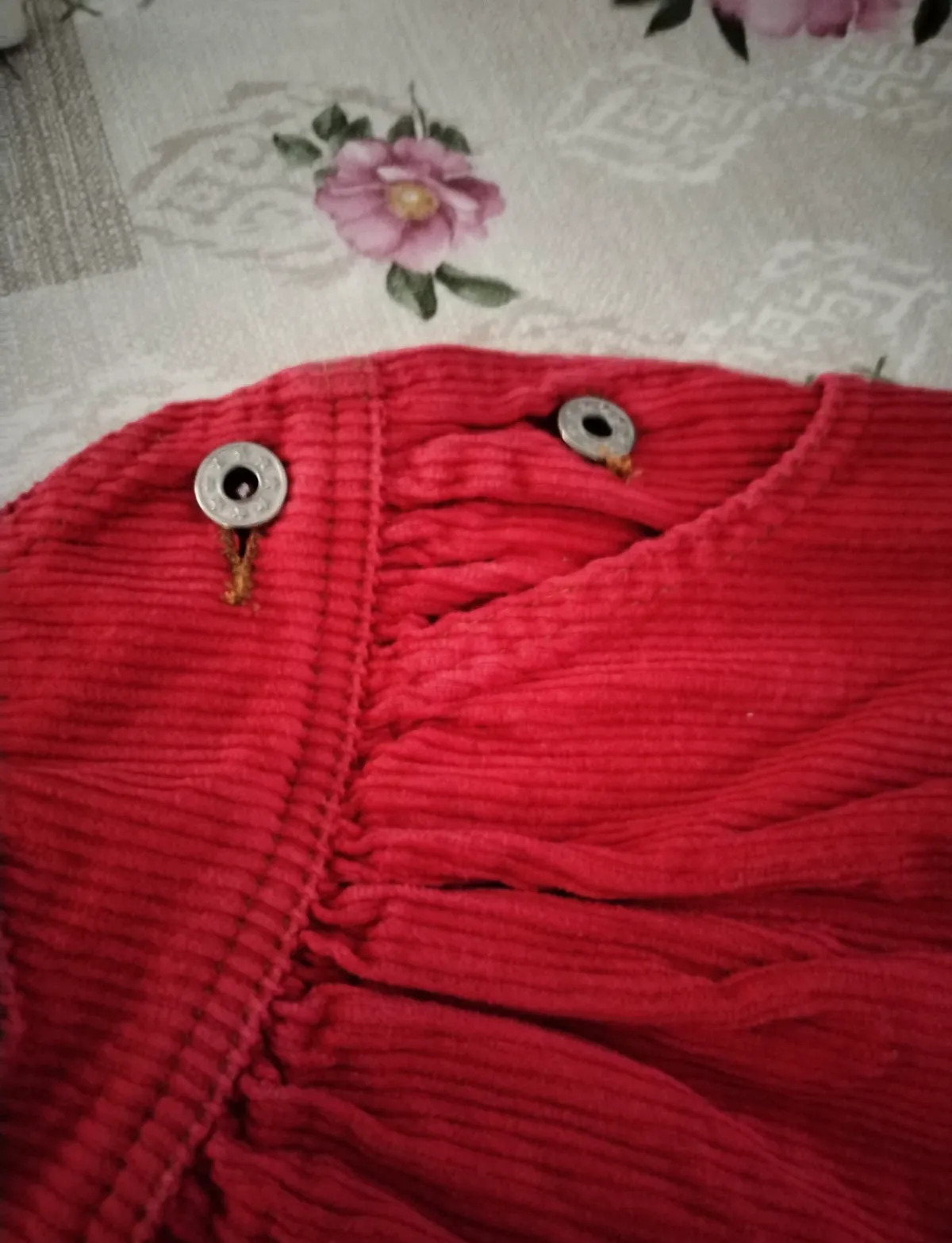 Jolie robe salopette rouge foncé en velours côtelé taille 102. – Inconnu – taille 3 ans 3
