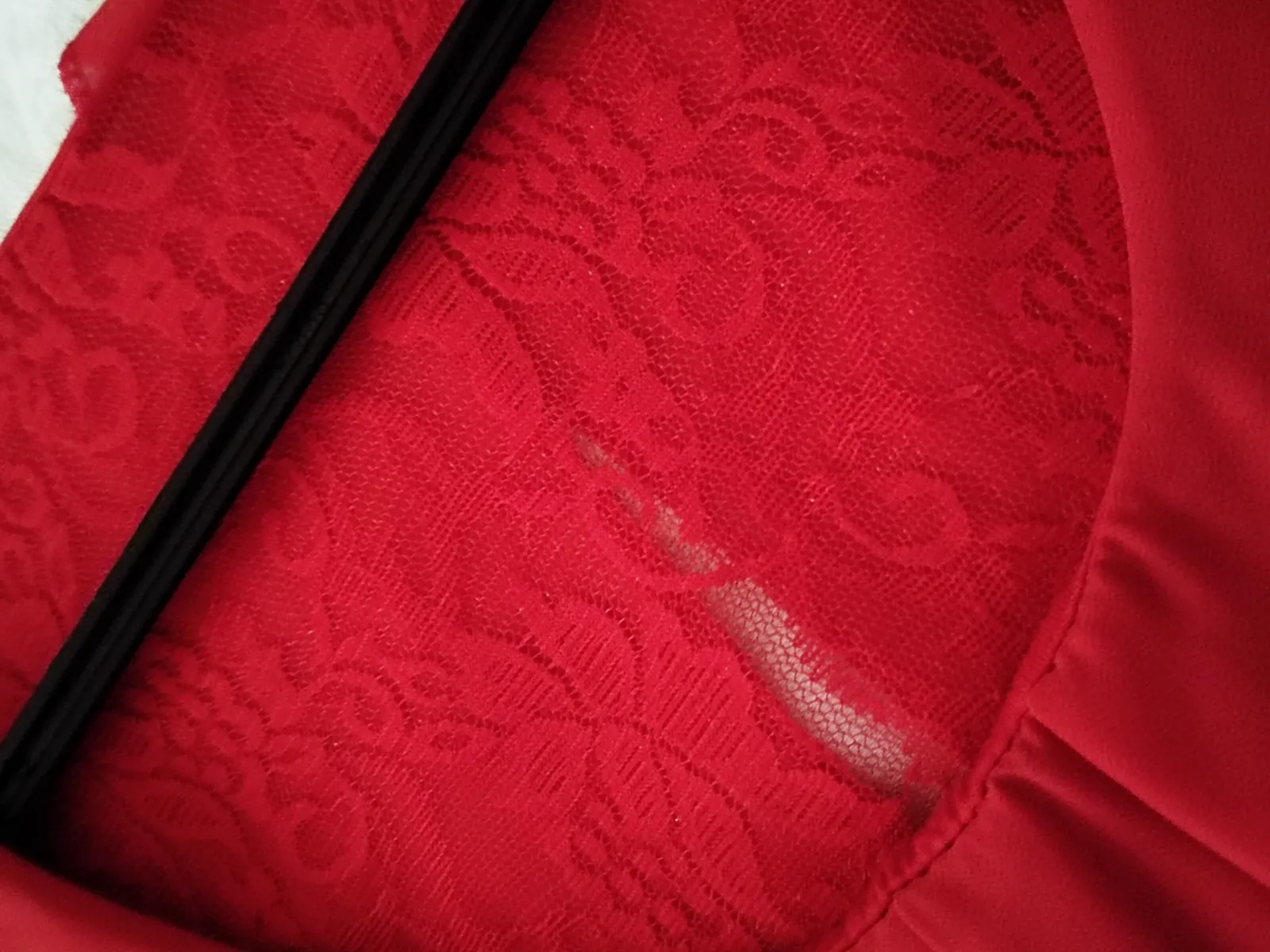 Très beau chemisier rouge taille 38,pinces devant et dentelle sur le derrière.  – Inconnu – taille M 5