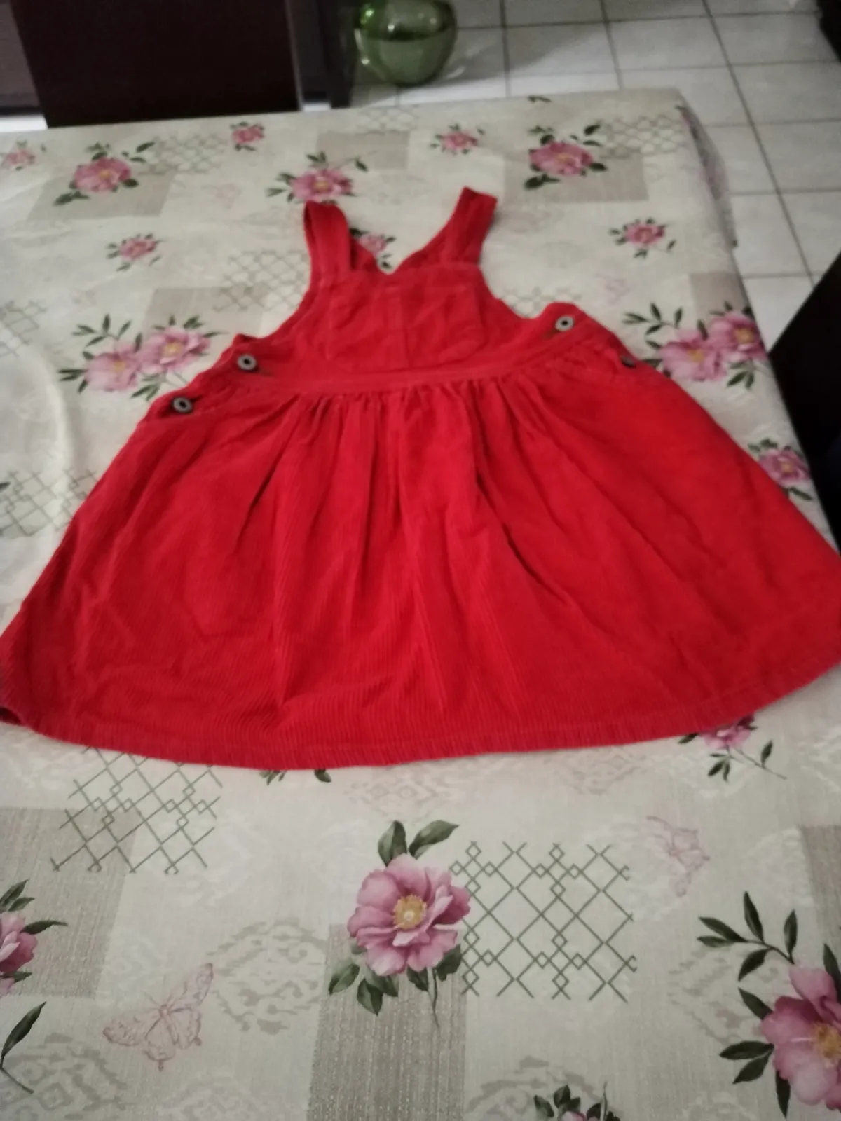 Jolie robe salopette rouge foncé en velours côtelé taille 102. – Inconnu – taille 3 ans 2