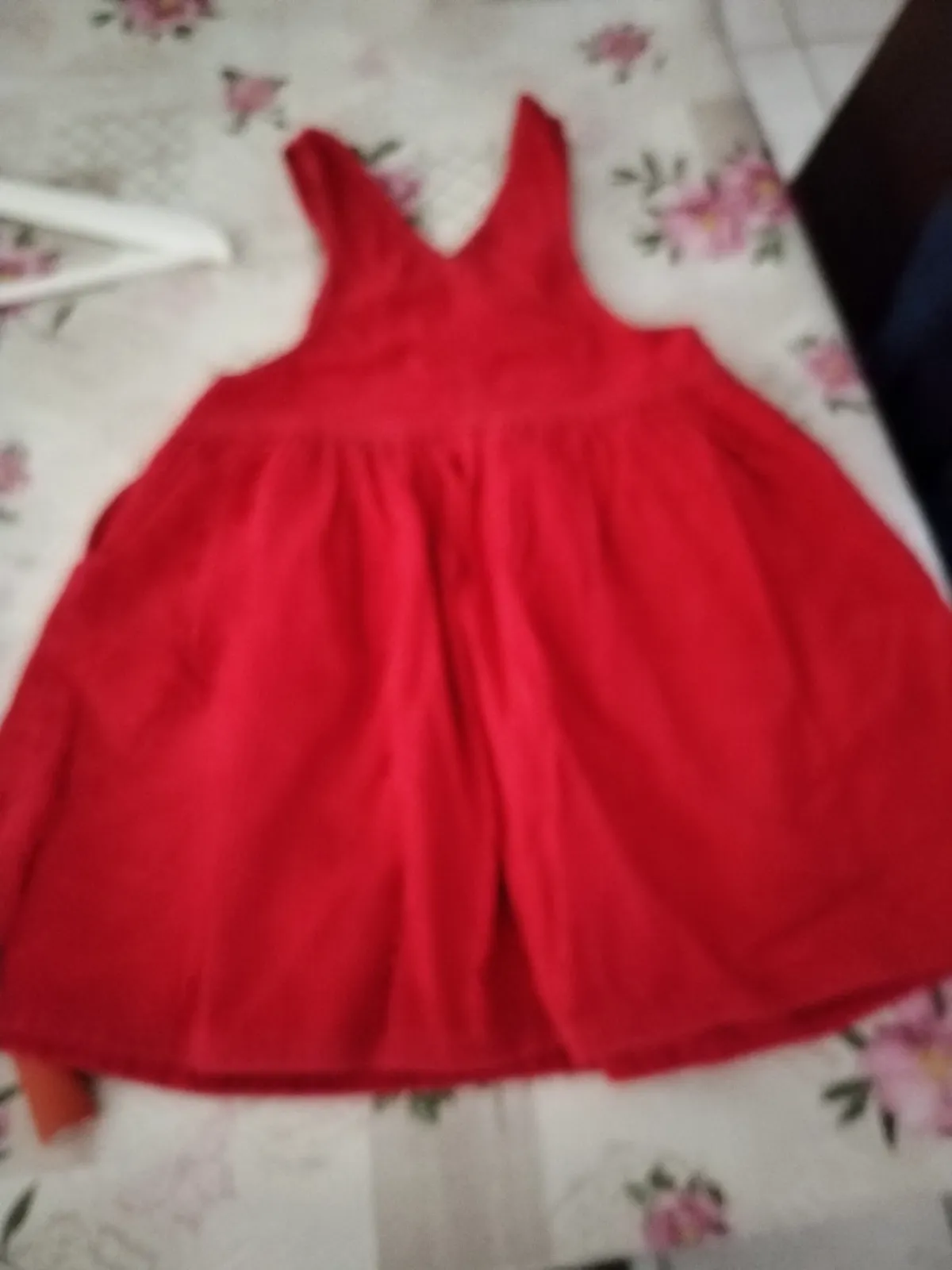 Jolie robe salopette rouge foncé en velours côtelé taille 102. – Inconnu – taille 3 ans 4