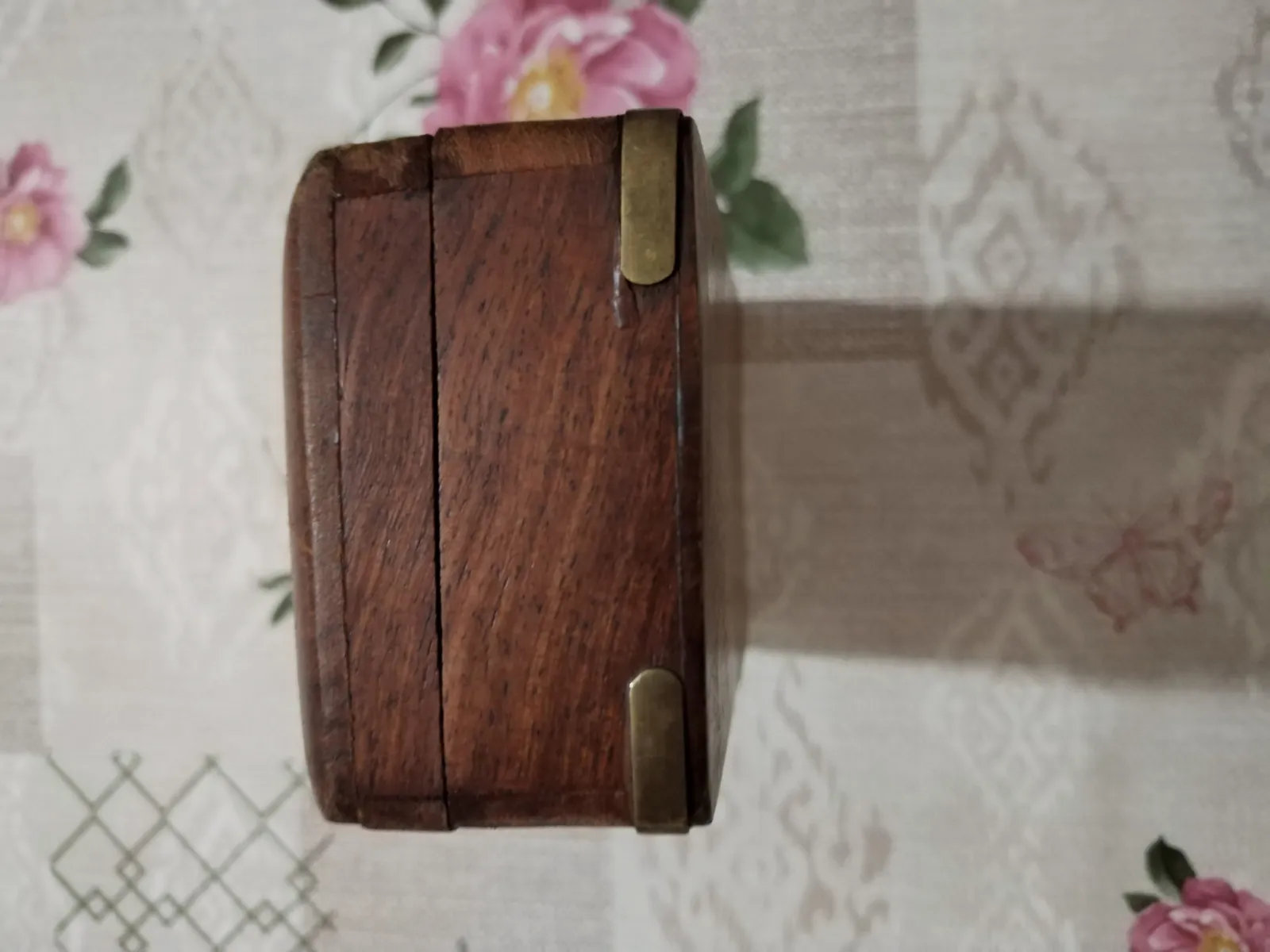 Belle boîte ancienne artisanale de la marine en bois massif. – Marine 4