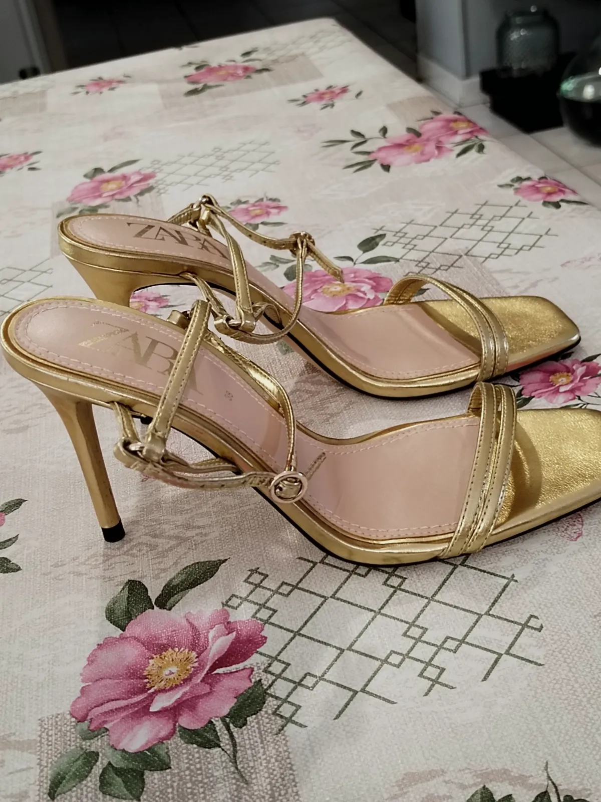 Très belles sandales à talons haut Zara, élégantes et intemporelles, 38 – Zara – taille EU 38 2