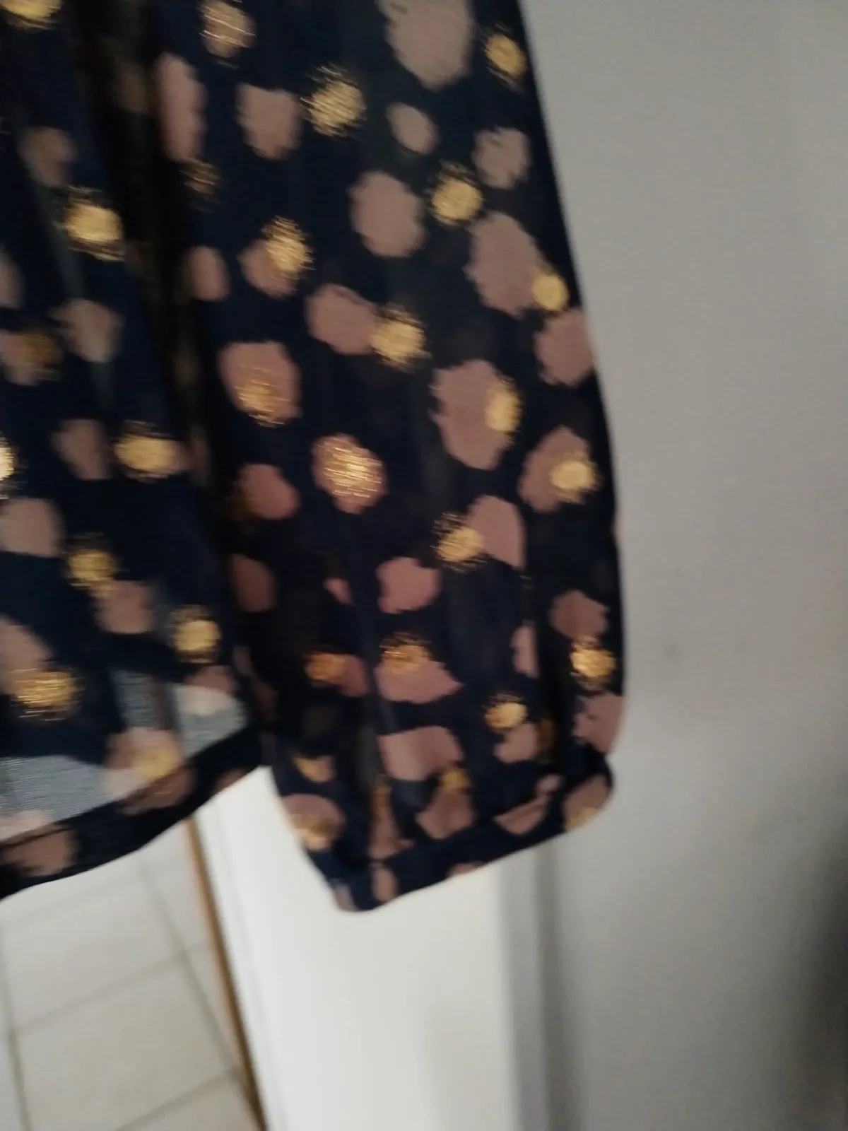 Très beau chemisier model déposé cherri paris taille 38, ample et plis.  – Cherri paris – taille L 5