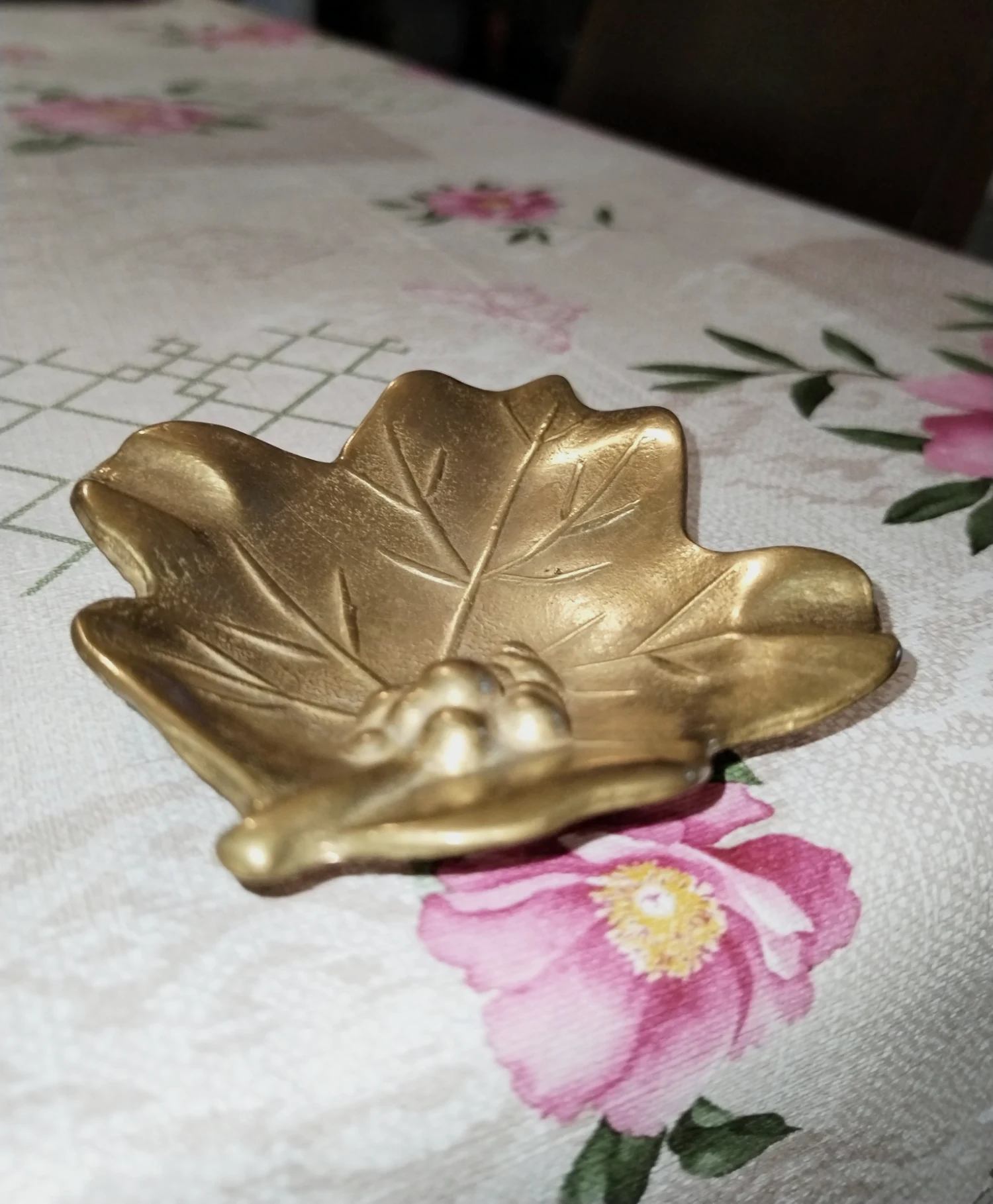 Beau cendrier vintage rétro en laiton ou bronze. 