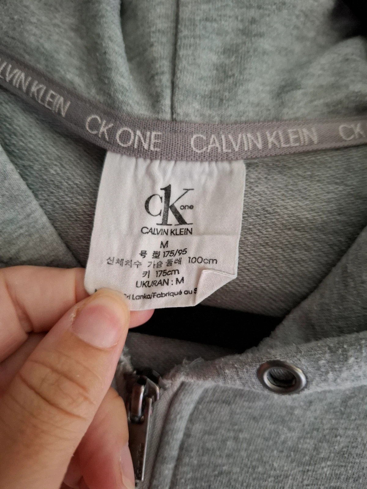 Sudadera con capucha y cremallera Calvin Klein One (Gris) 🩶 – Calvin Klein – taille M 3