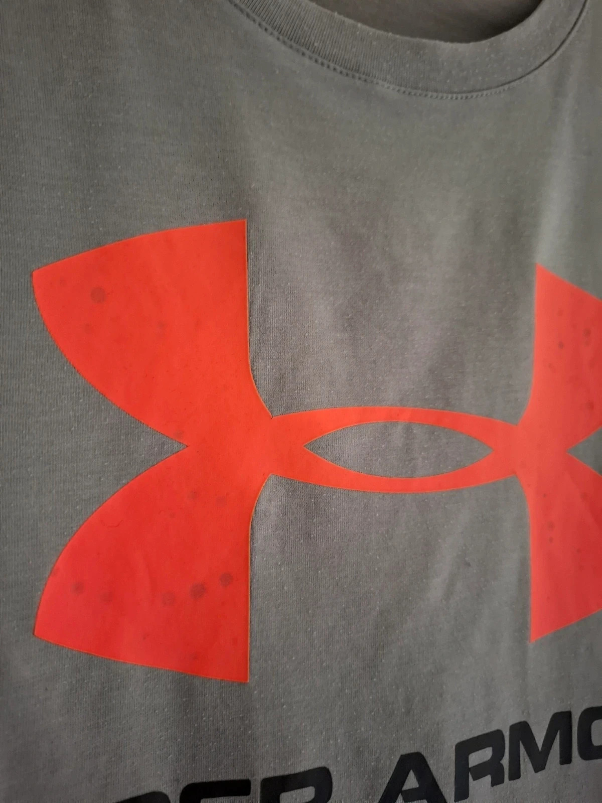 Camiseta Under Armour Gris Logo Naranja Talla M – Under Armour – taille M 4