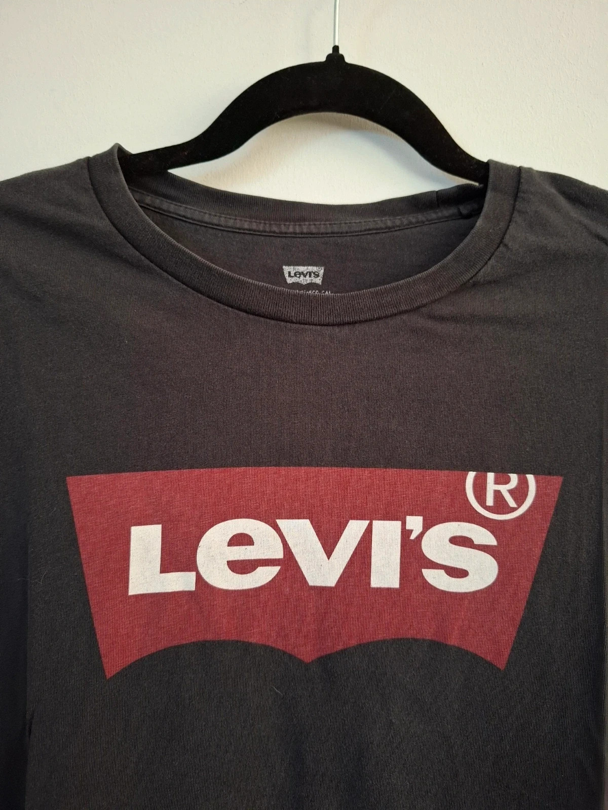 Camiseta Levi's Negra con Logo Batwing Clásico – Levi's – taille S 2