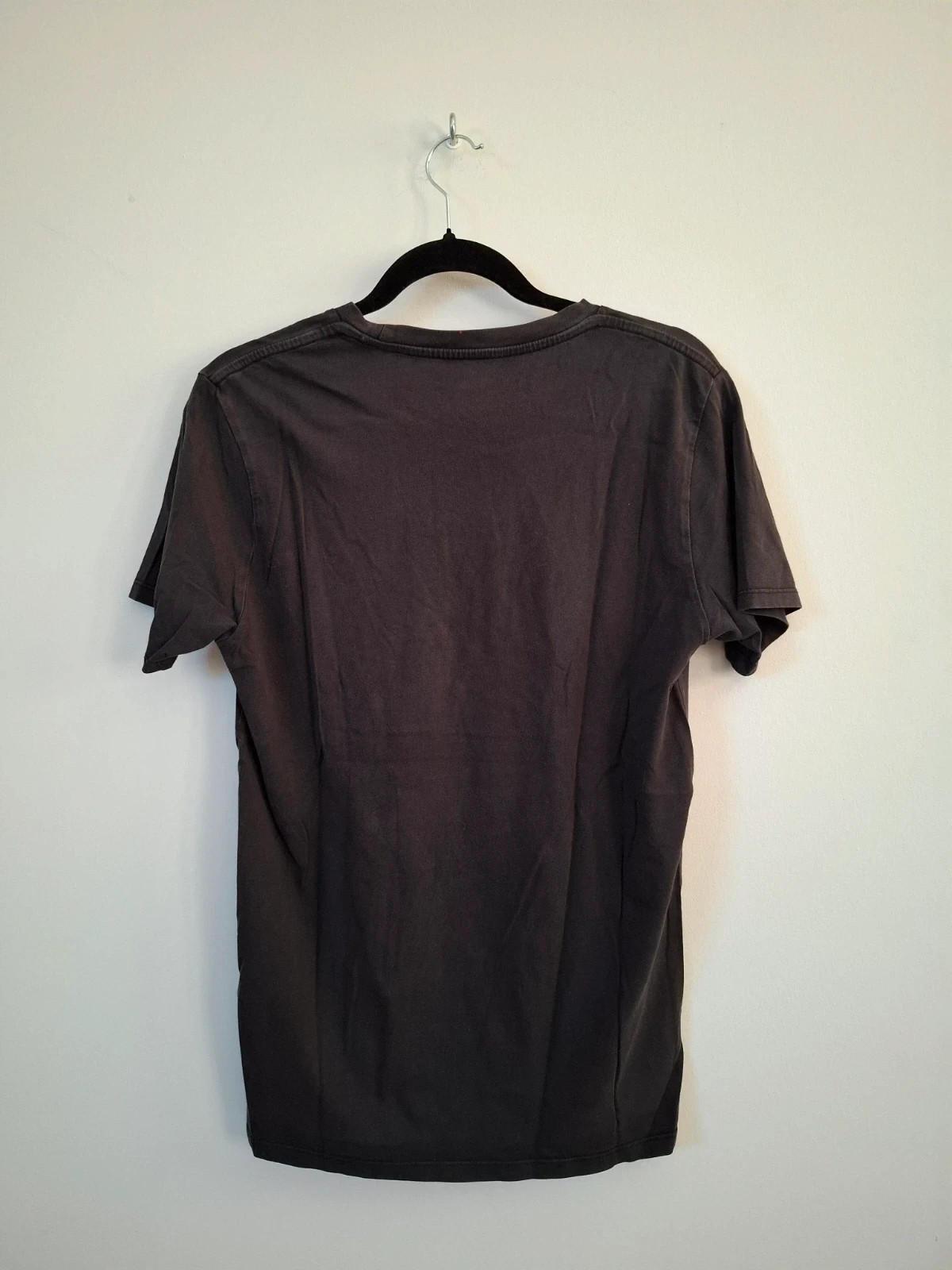 Camiseta Levi's Negra con Logo Batwing Clásico – Levi's – taille S 4