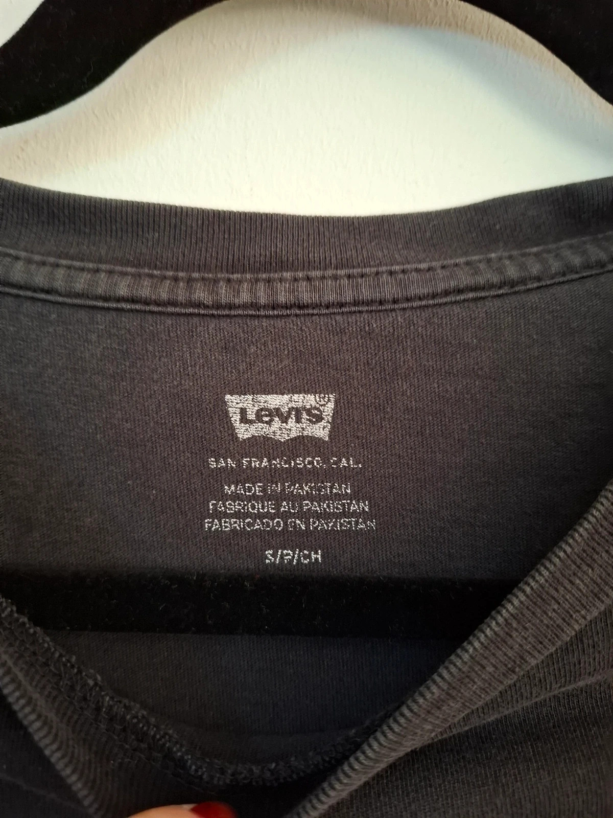 Camiseta Levi's Negra con Logo Batwing Clásico – Levi's – taille S 3