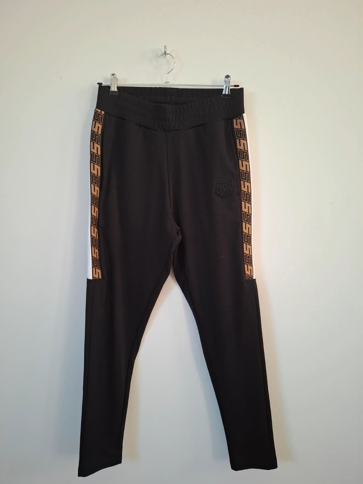 Pantalón de Chándal SikSilk Negro – Detalles Laterales / Talla M