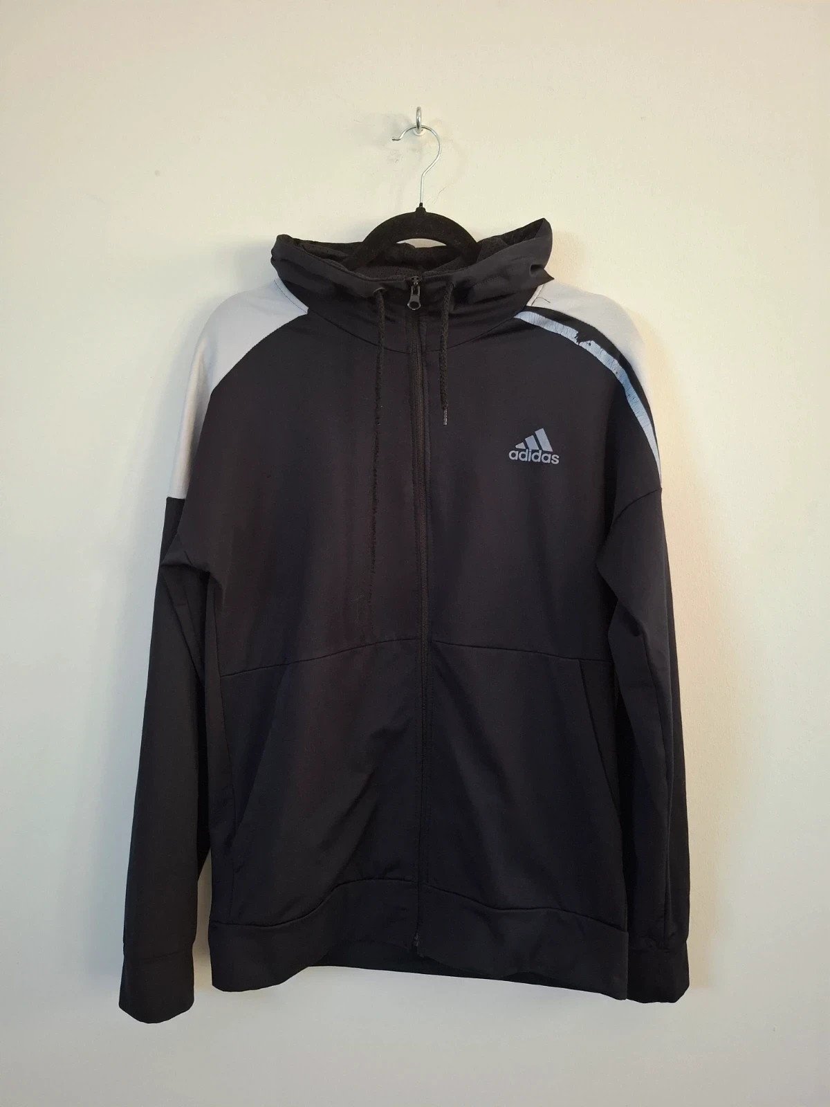 Chaqueta Deportiva Adidas Negra y Gris (M) – adidas – taille M