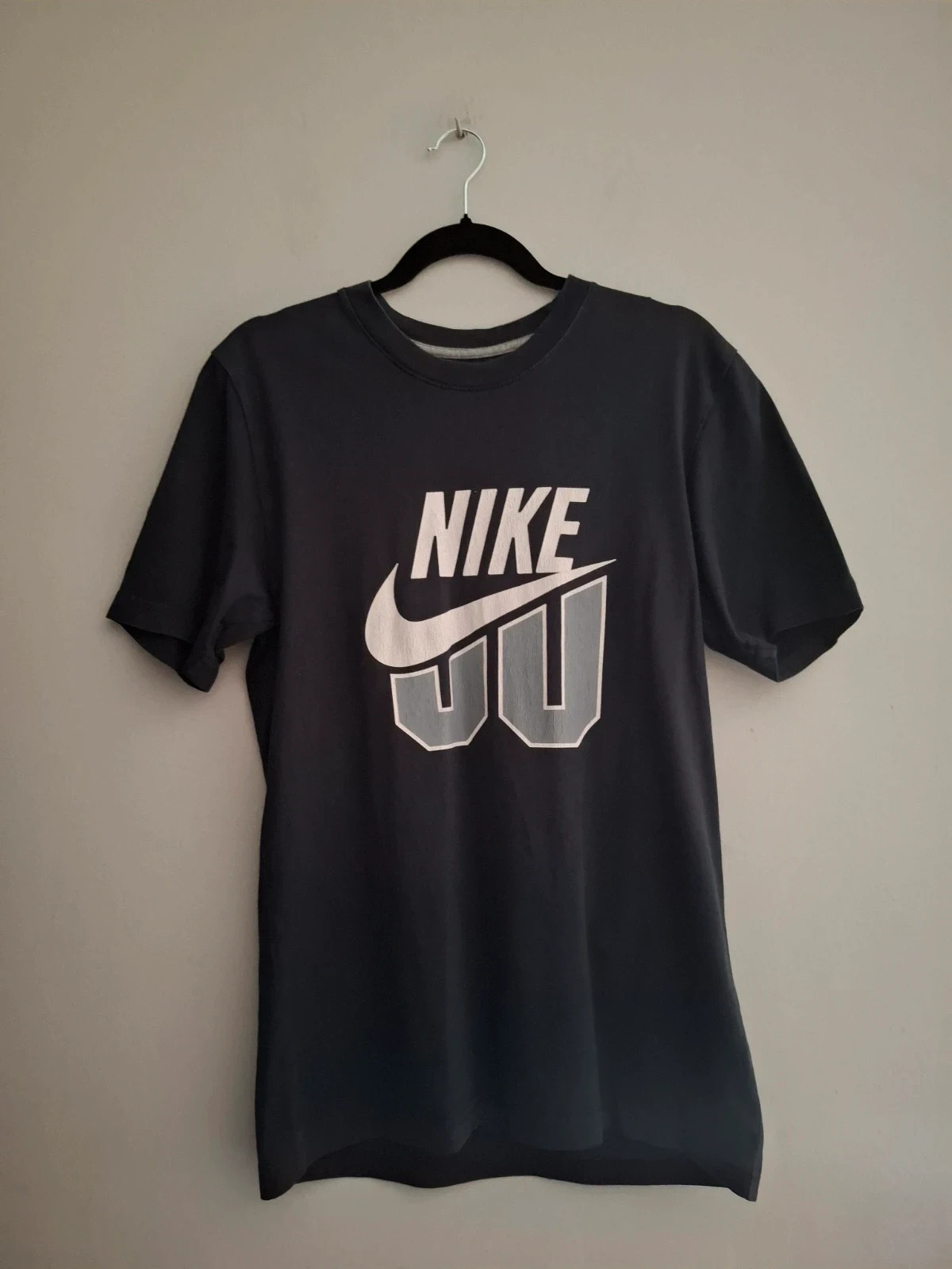 Camiseta Nike Sportswear Negra - Talla S – Nike – taille S
