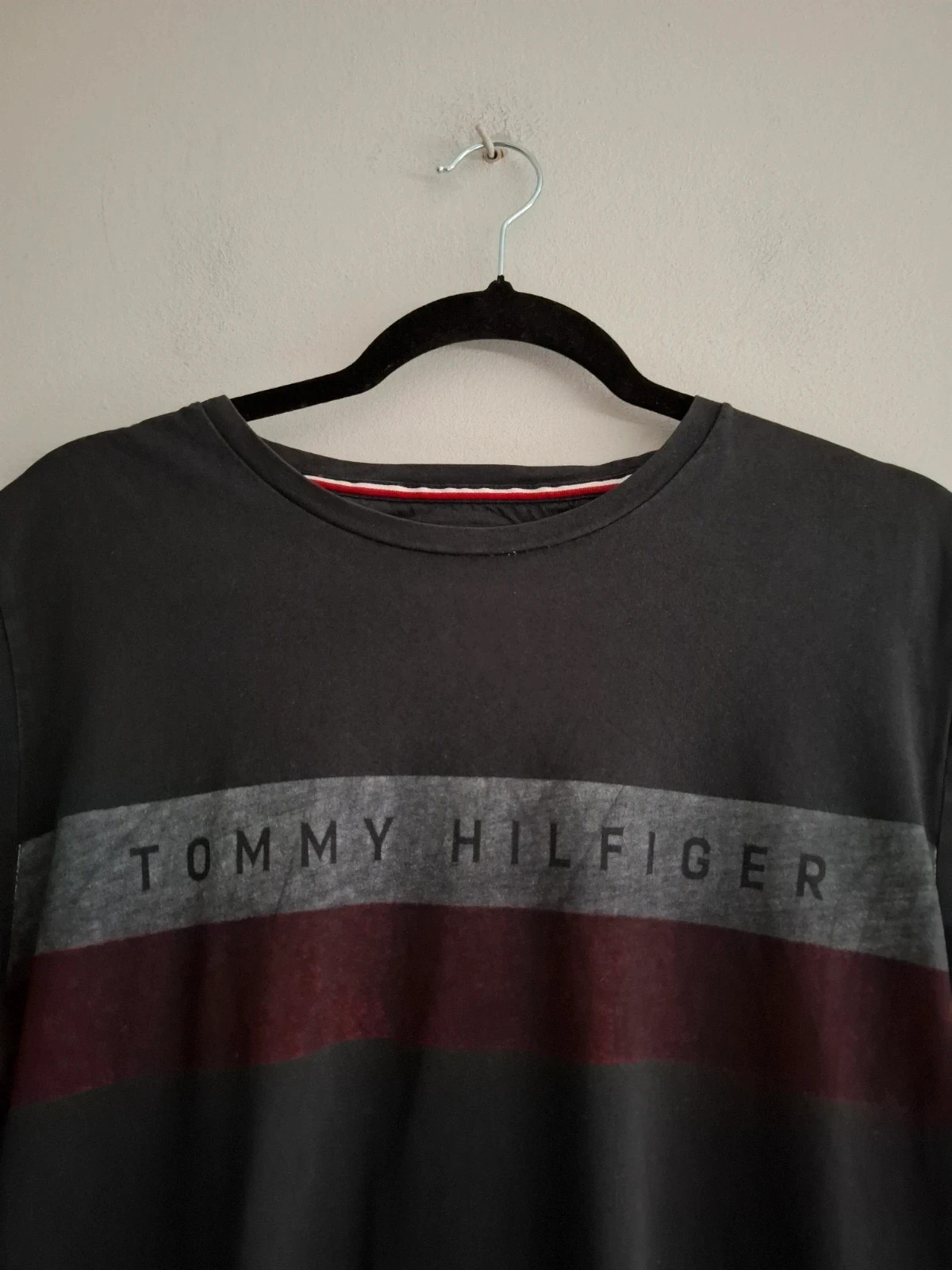 Camiseta Tommy Hilfiger Negra Talla M 👕 – Tommy Hilfiger – taille M 2