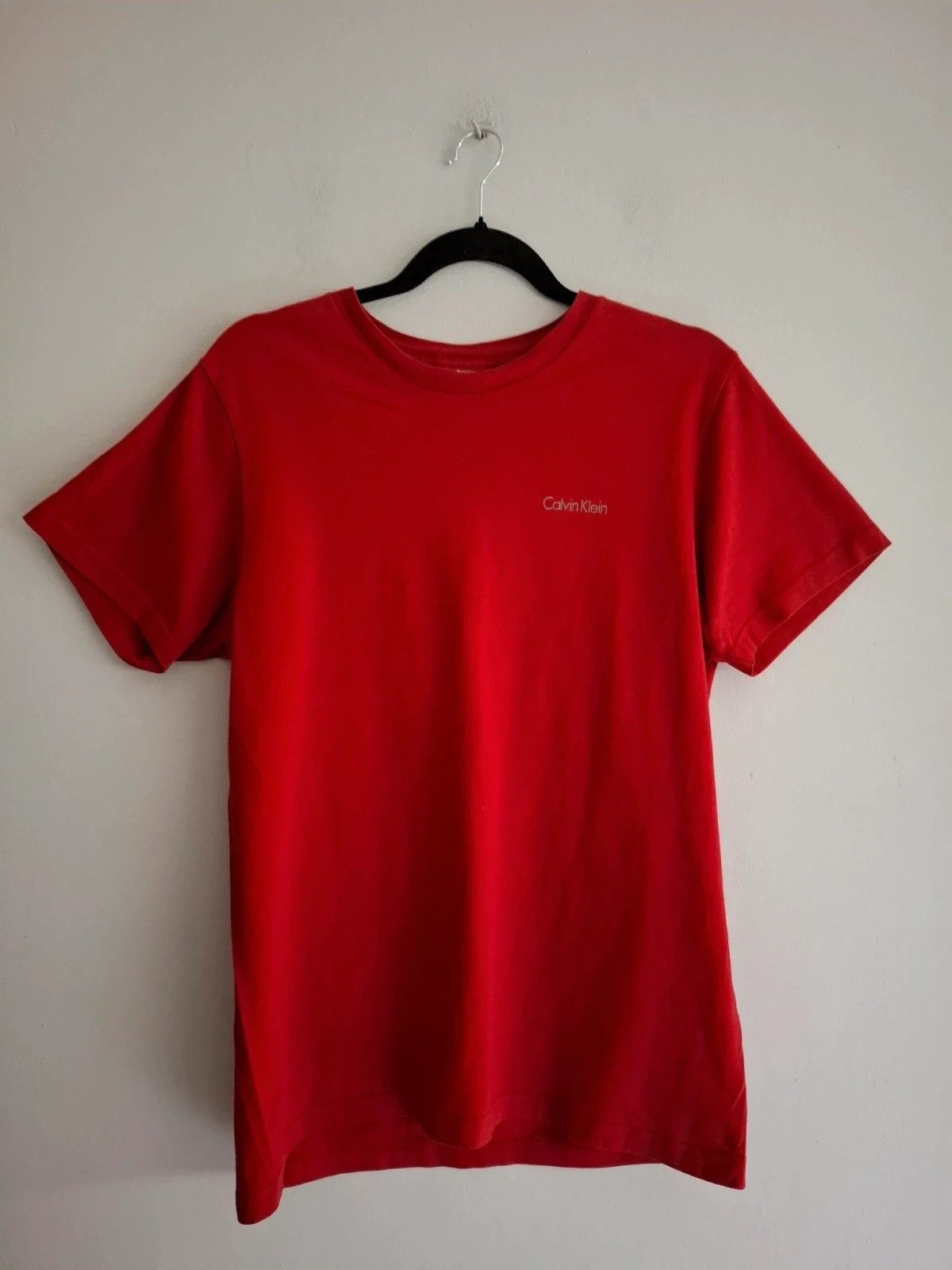 Camiseta roja Calvin Klein | Talla S – Calvin Klein – taille S