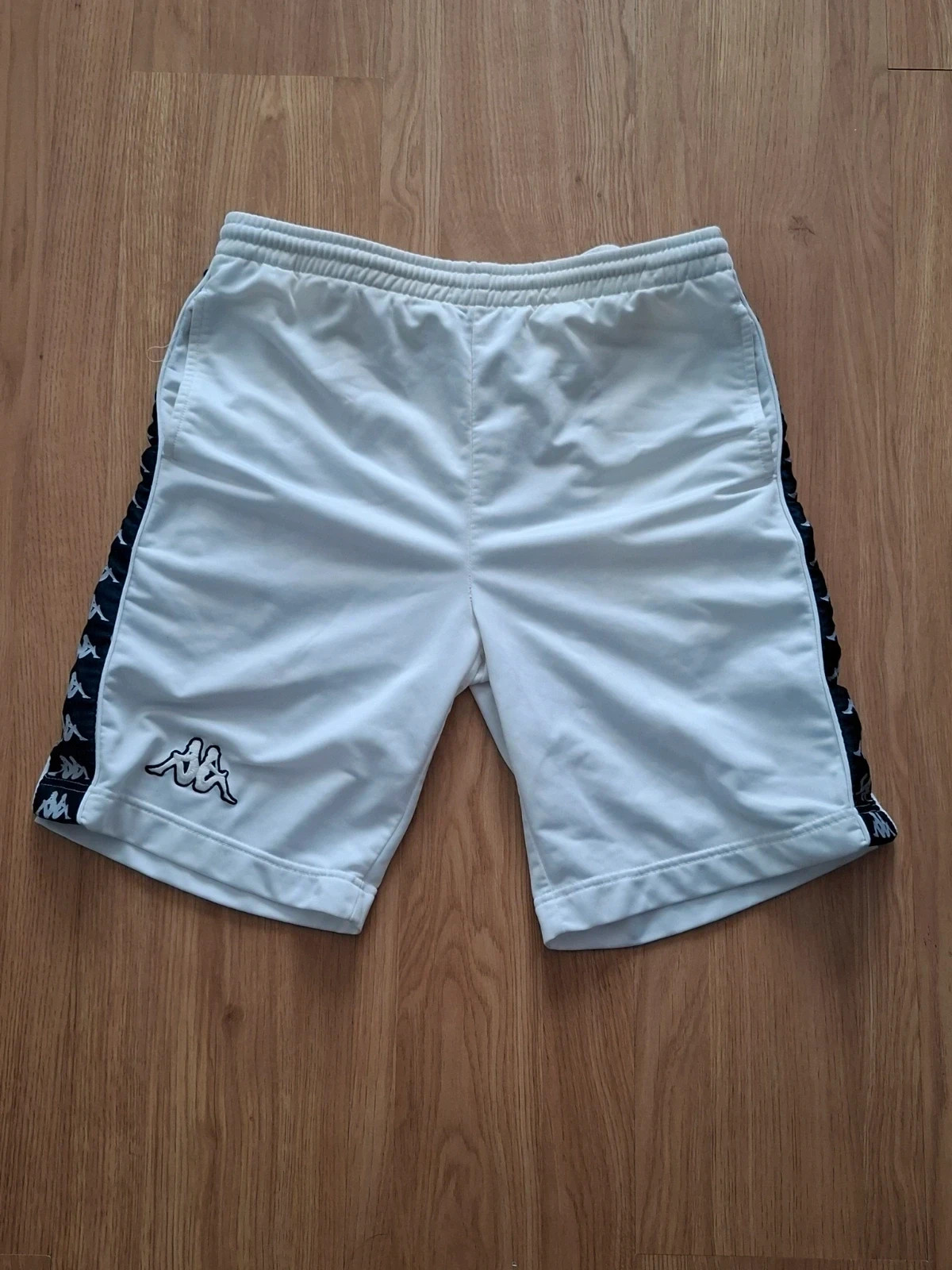 Shorts Kappa blancos con banda lateral