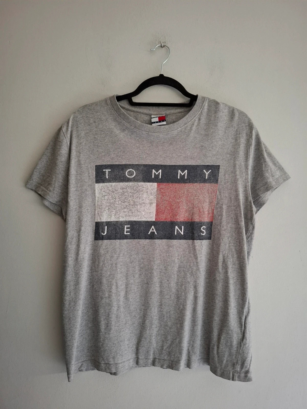 Camiseta Gris Tommy Jeans Logo Vintage - Talla M 🇺🇸 – Tommy Jeans – taille M