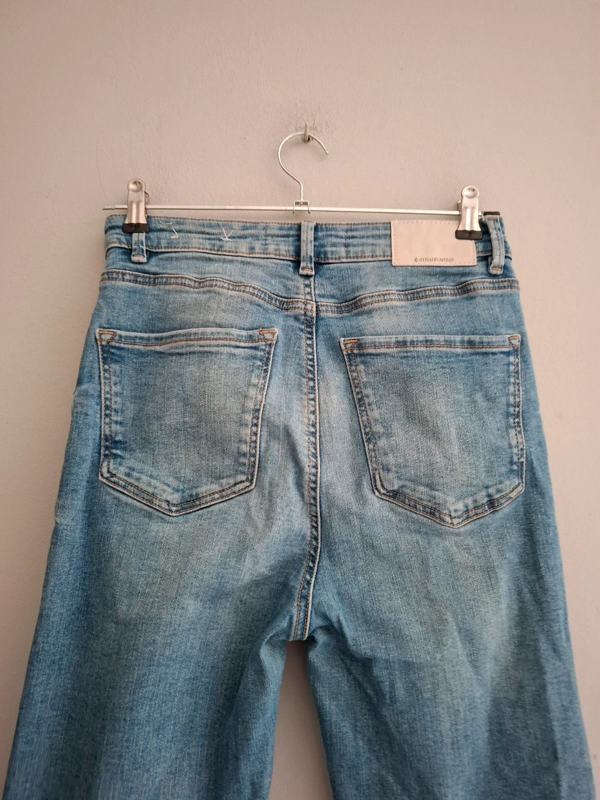 Vaqueros Stradivarius Flare Azul Claro - Talla 38 – Stradivarius – taille M / 38 / 10 5