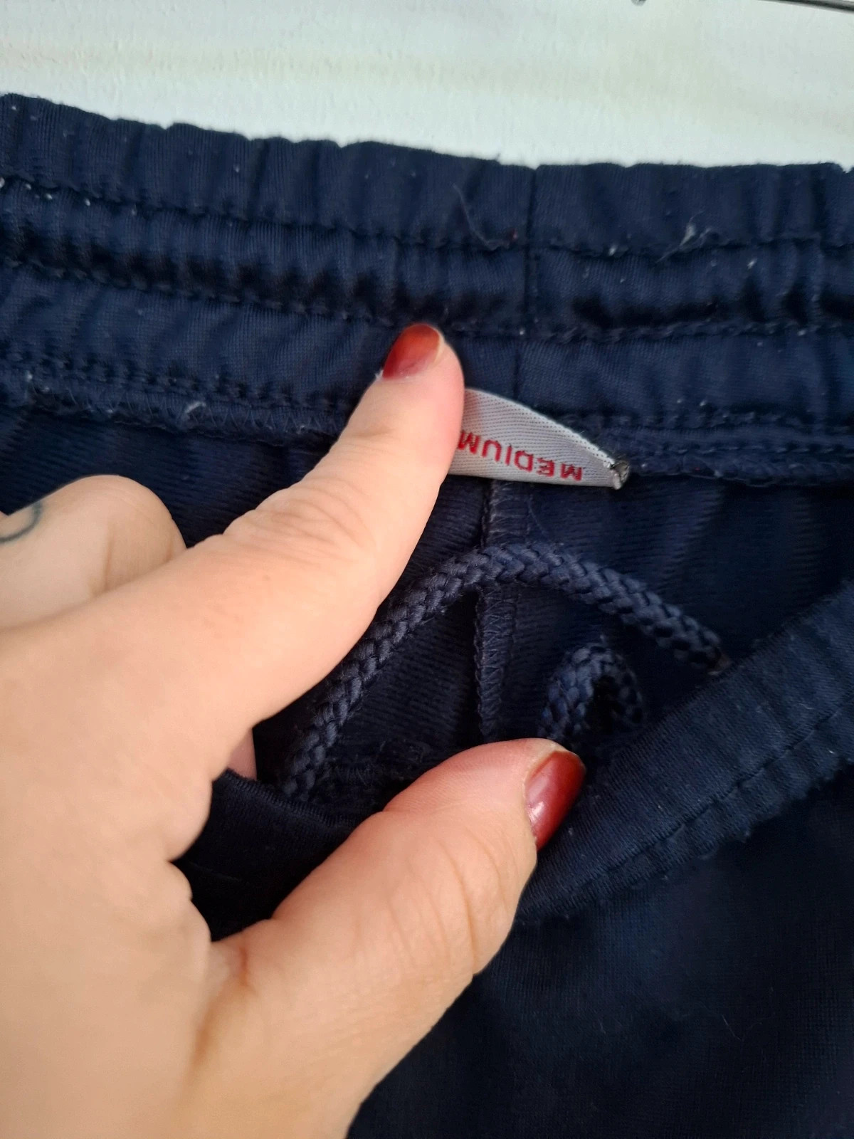 Pantalón de chándal Kappa azul marino con logo y franja blanca lateral – Kappa – taille M 3