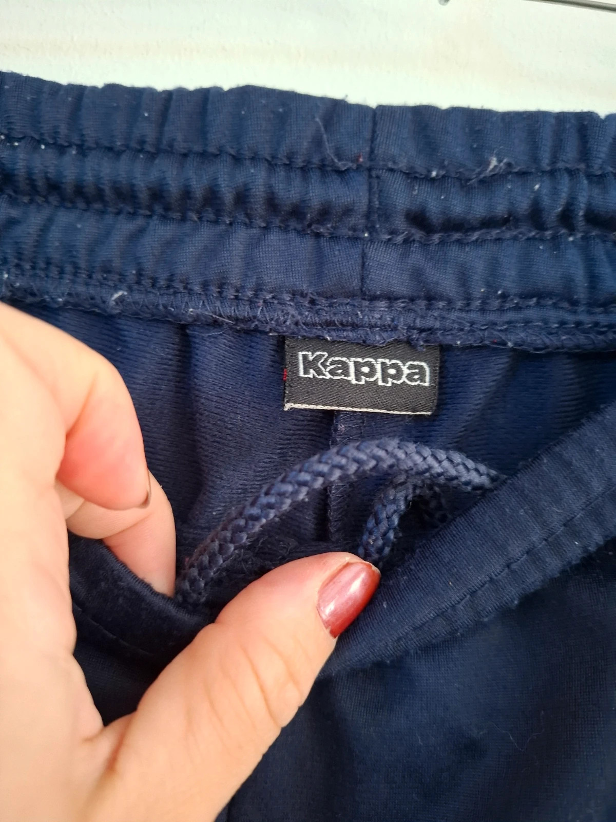 Pantalón de chándal Kappa azul marino con logo y franja blanca lateral – Kappa – taille M 4