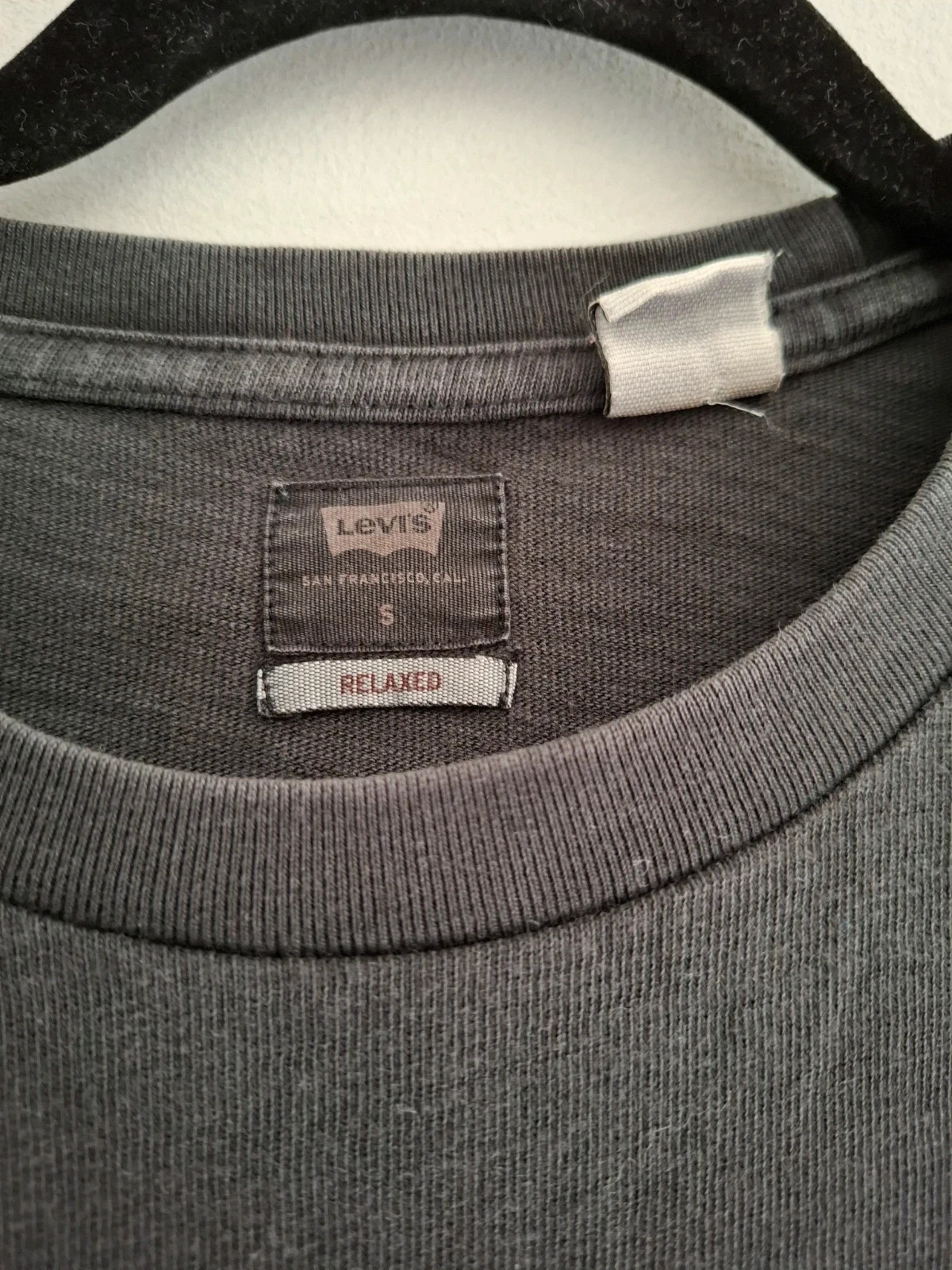Camiseta Levi's Gris Antracita con Bolsillo - Talla S – Levi's – taille S 3