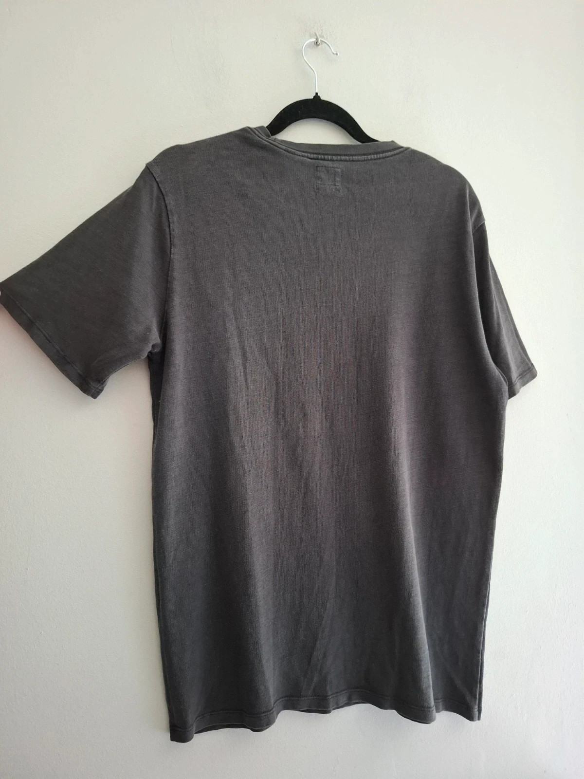 Camiseta Levi's Gris Antracita con Bolsillo - Talla S – Levi's – taille S 5